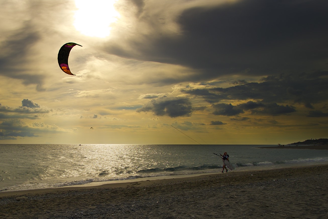 Kitesurfing