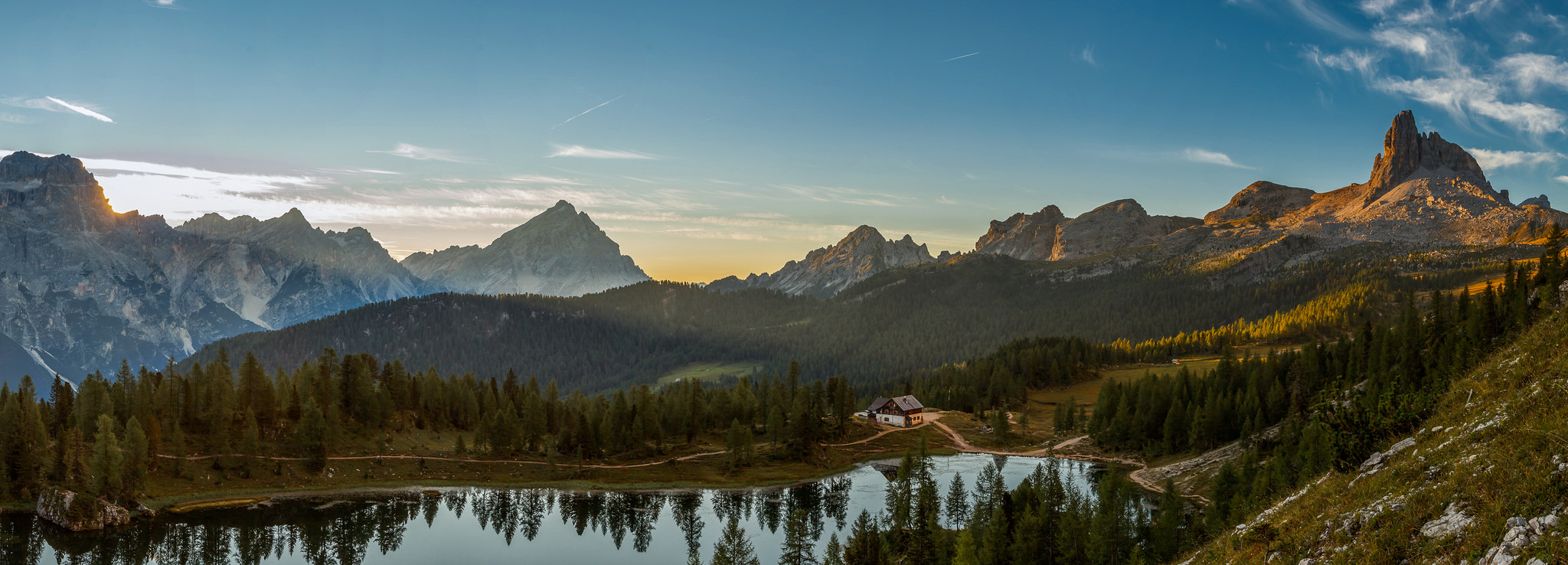 Primi raggi di sole sul Lago Fedèra