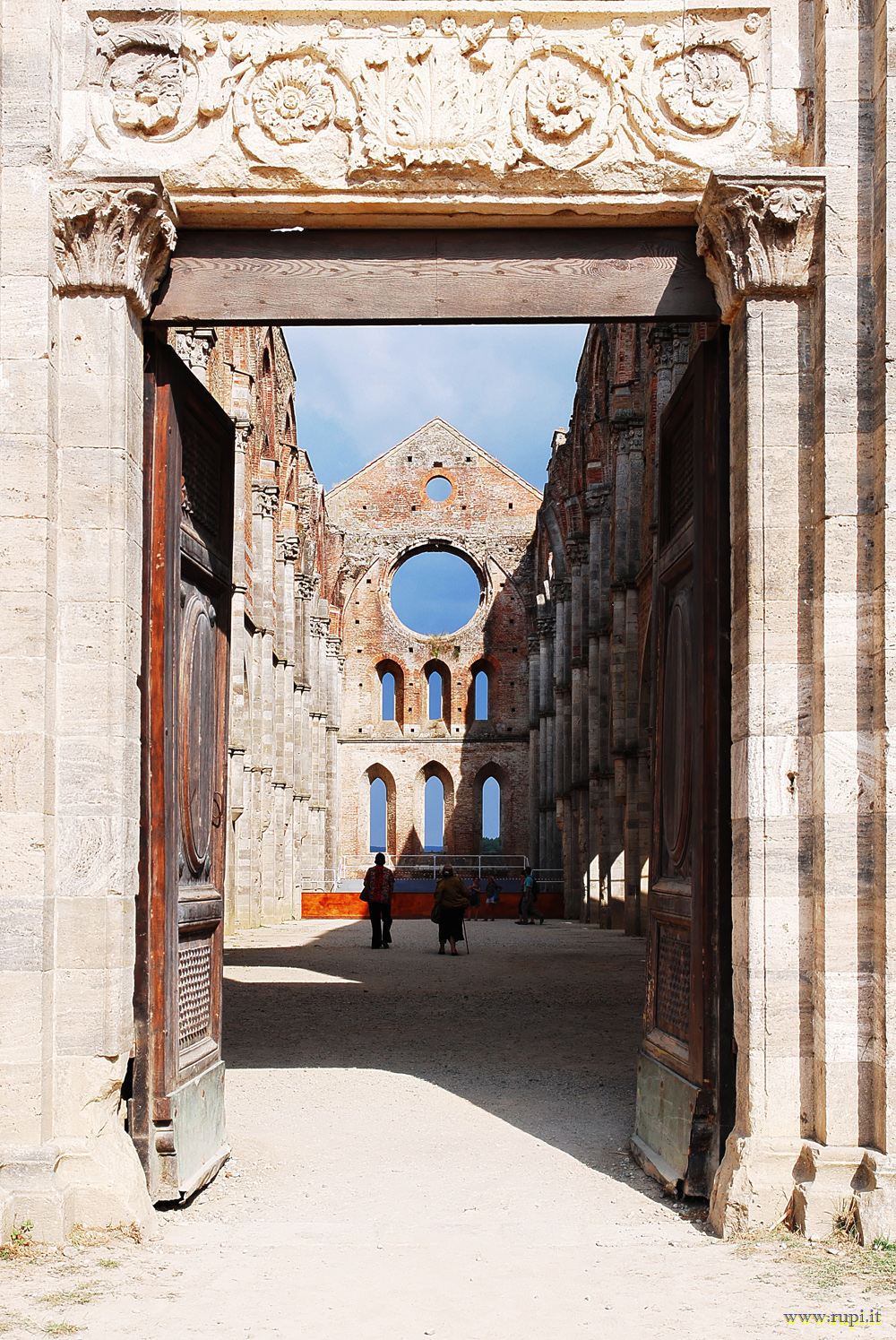 Enter Pool (San Galgano)