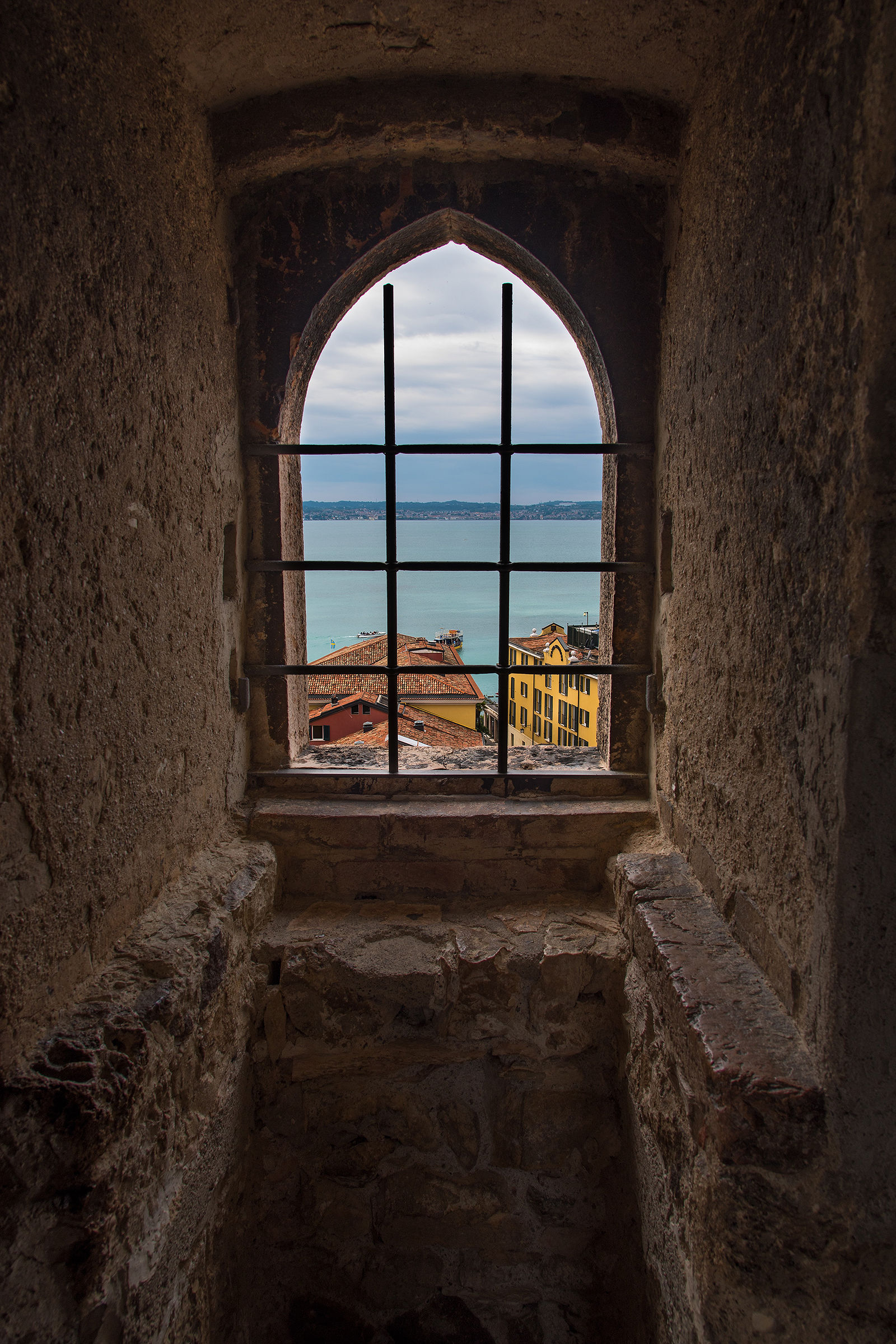 il colore oltre la finestra