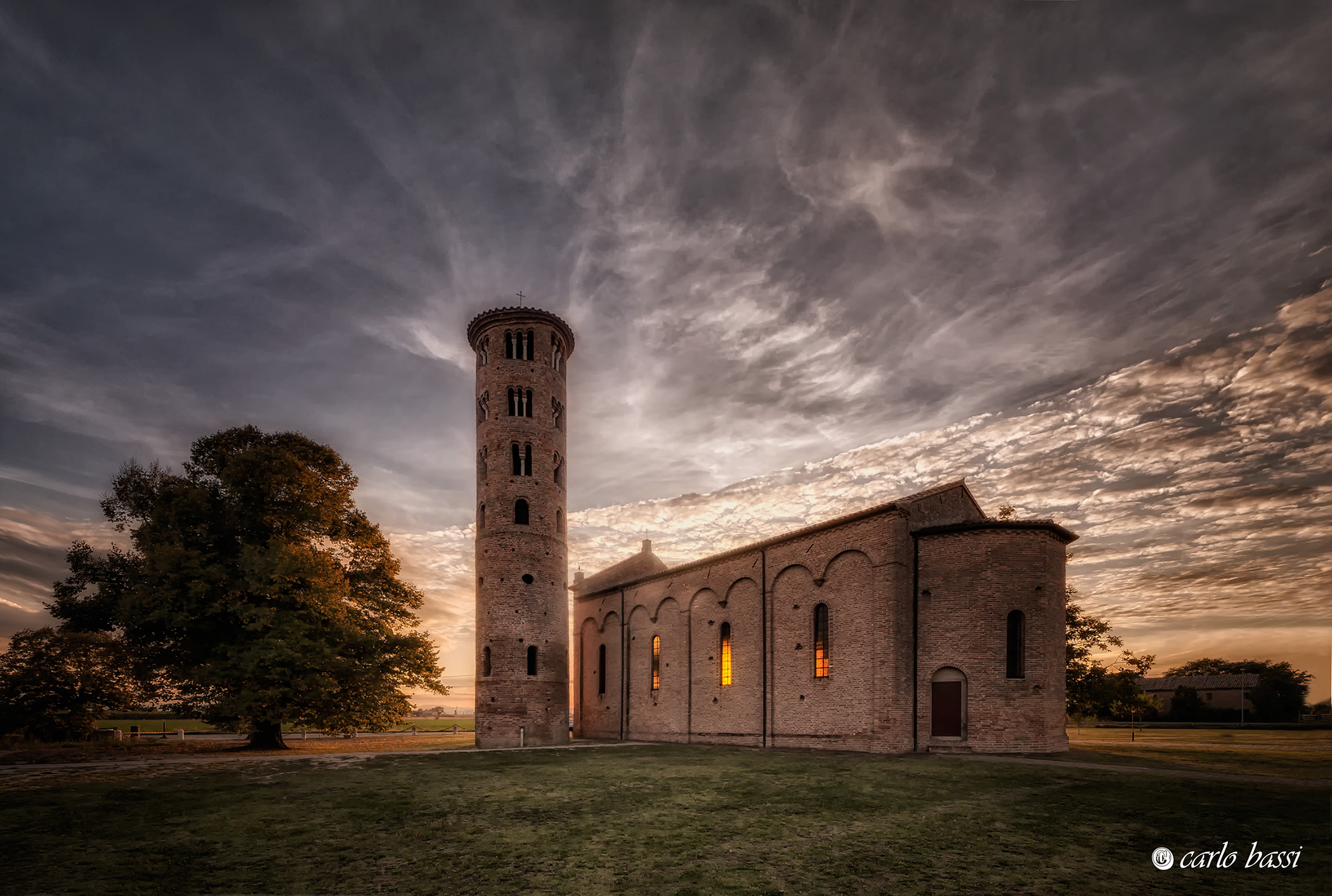 Tramonto all'antica pieve
