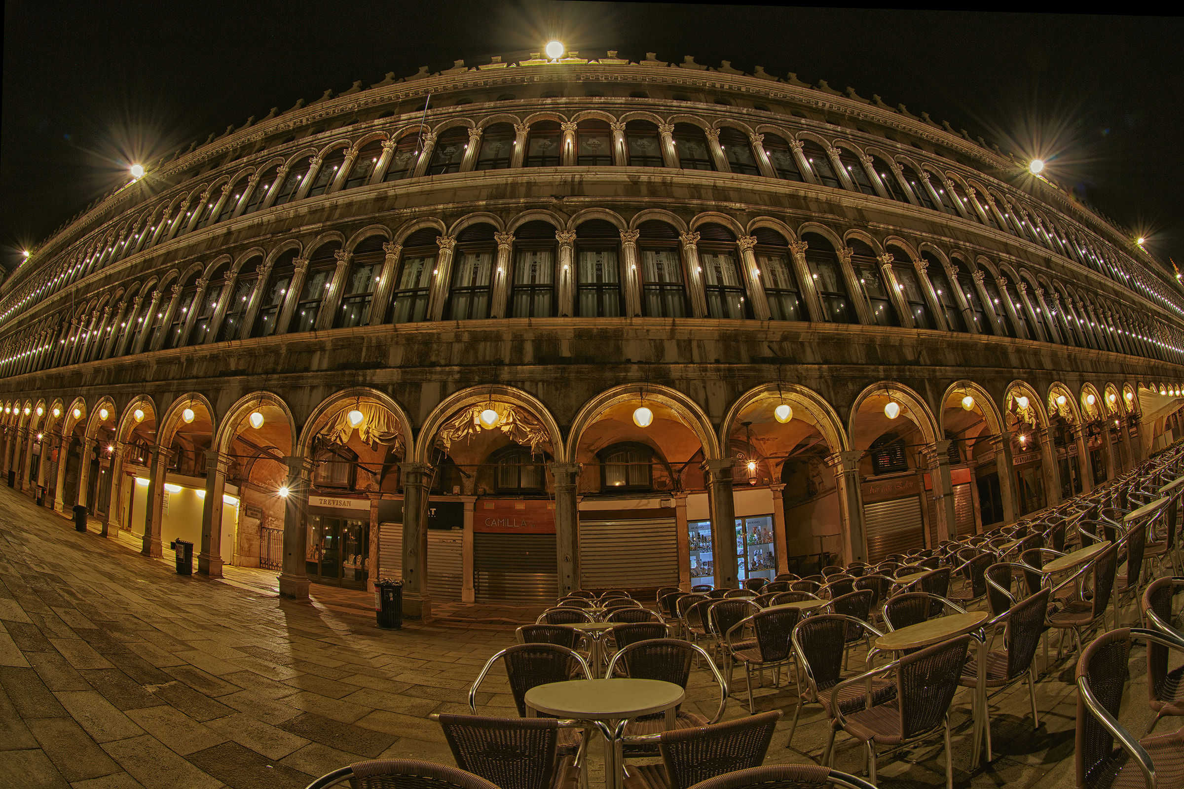 Splendida Venezia by night