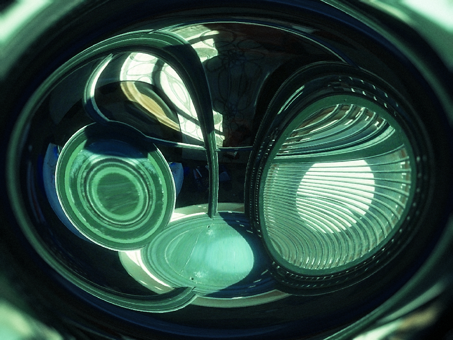 Cosa accade dentro un bicchiere?