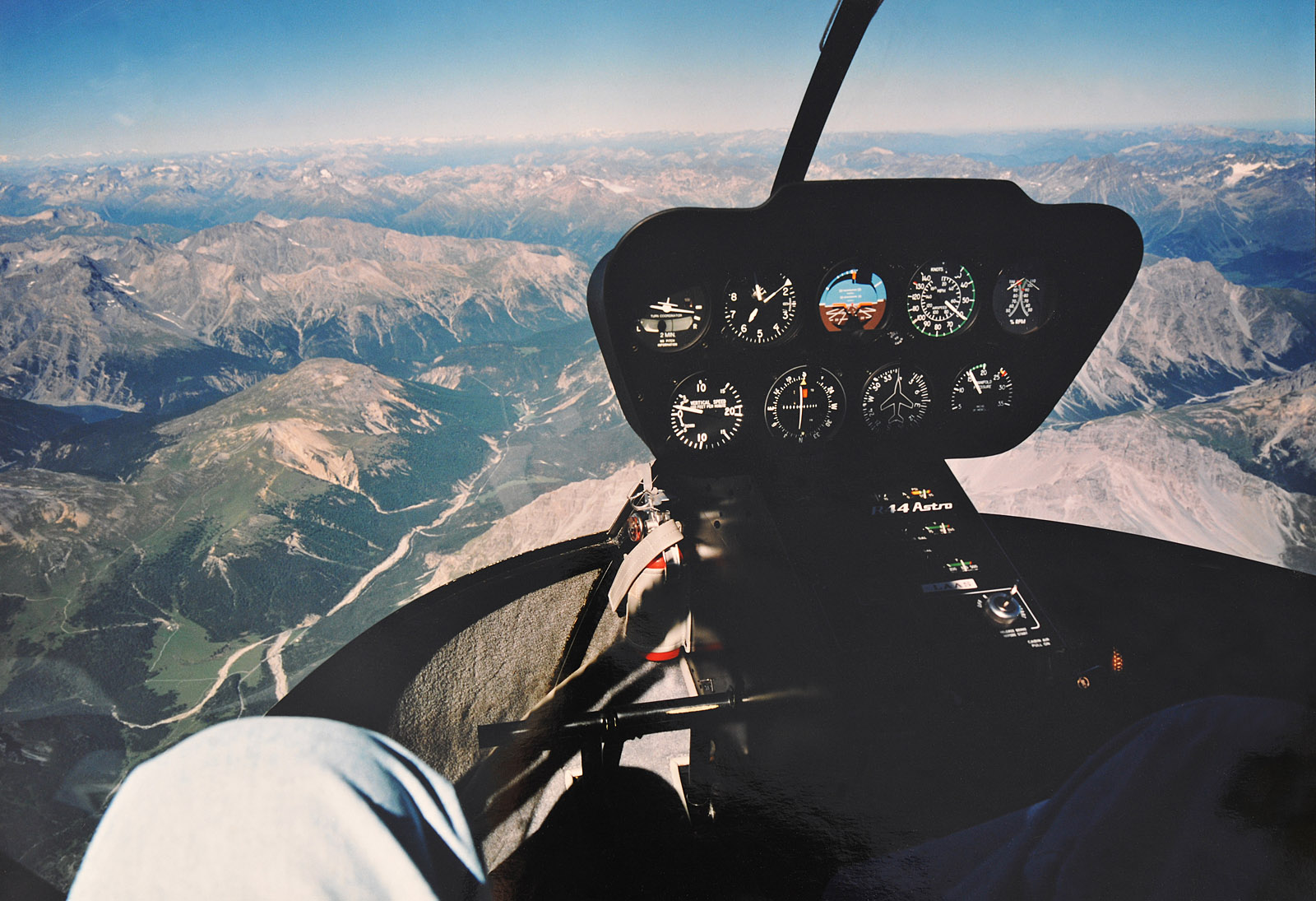 R44 Robinson a 4877 m di quota in salita per 5000 m