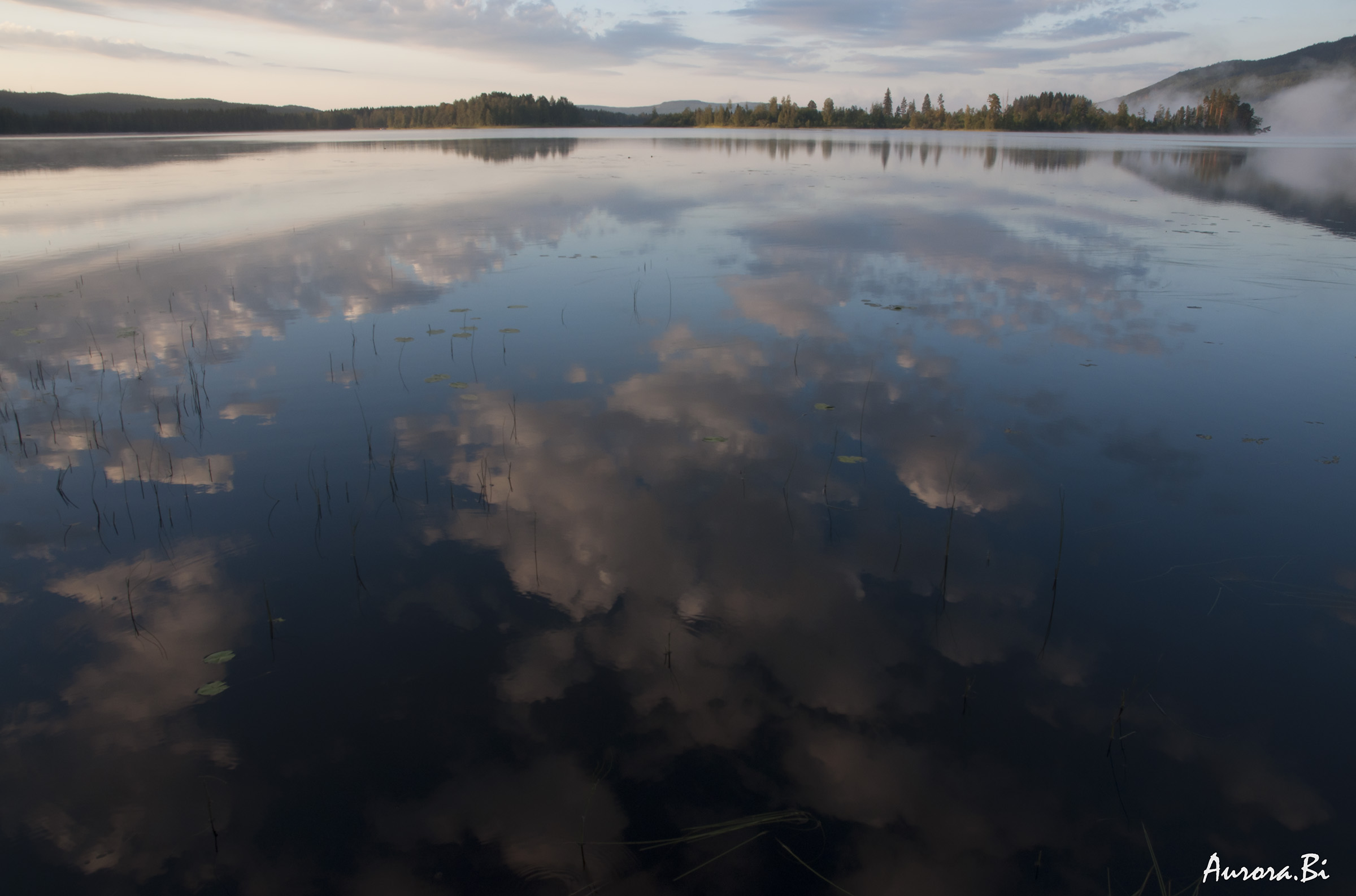 Il cielo disegnato sul lago
