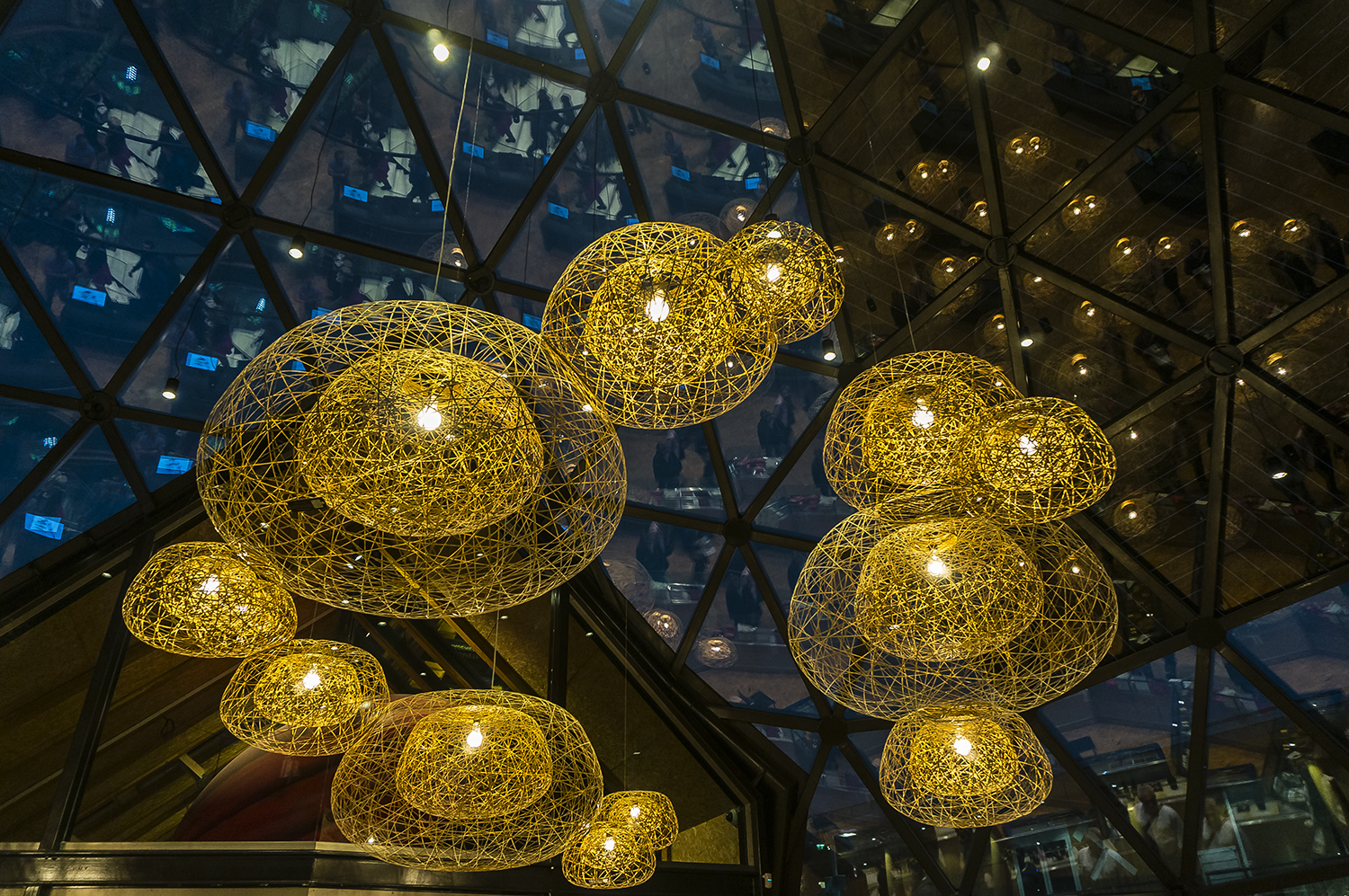 invento'la is light in its forms and colors