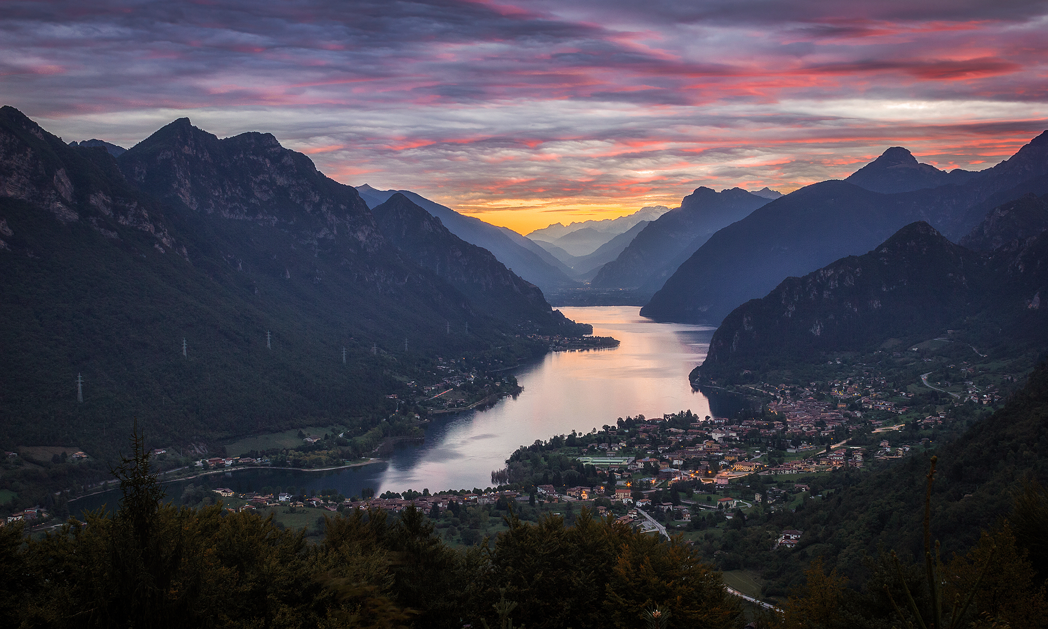 The awakening of Lake Idro