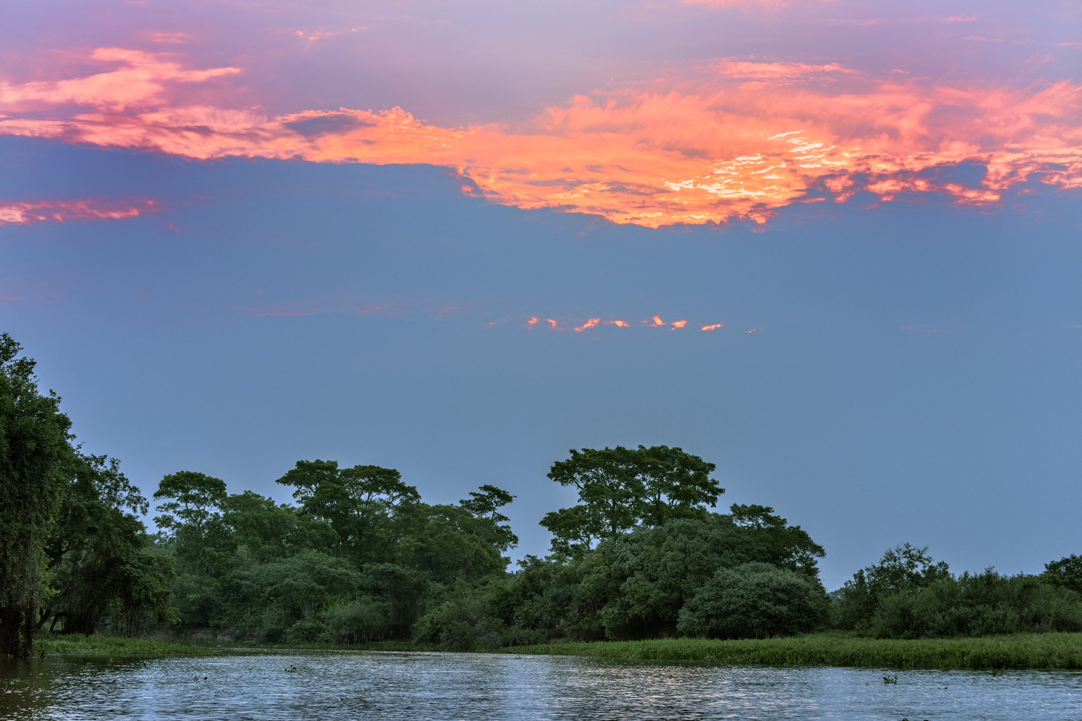 Pantanal 2015 - Tramonto nuvoloso sul rio Cuiabà