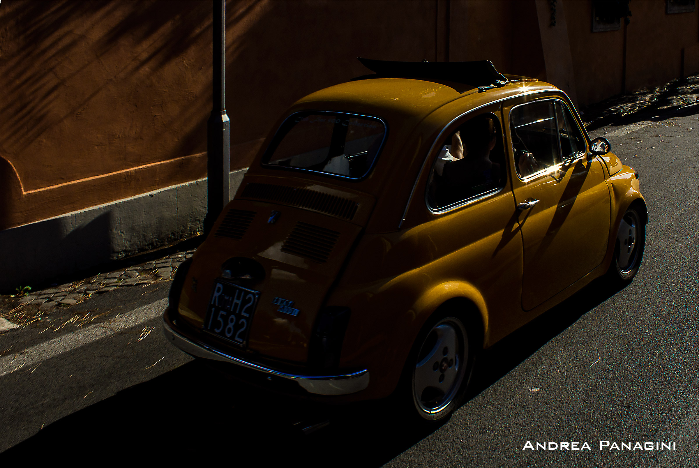 Traveling close (Fiat 500)
