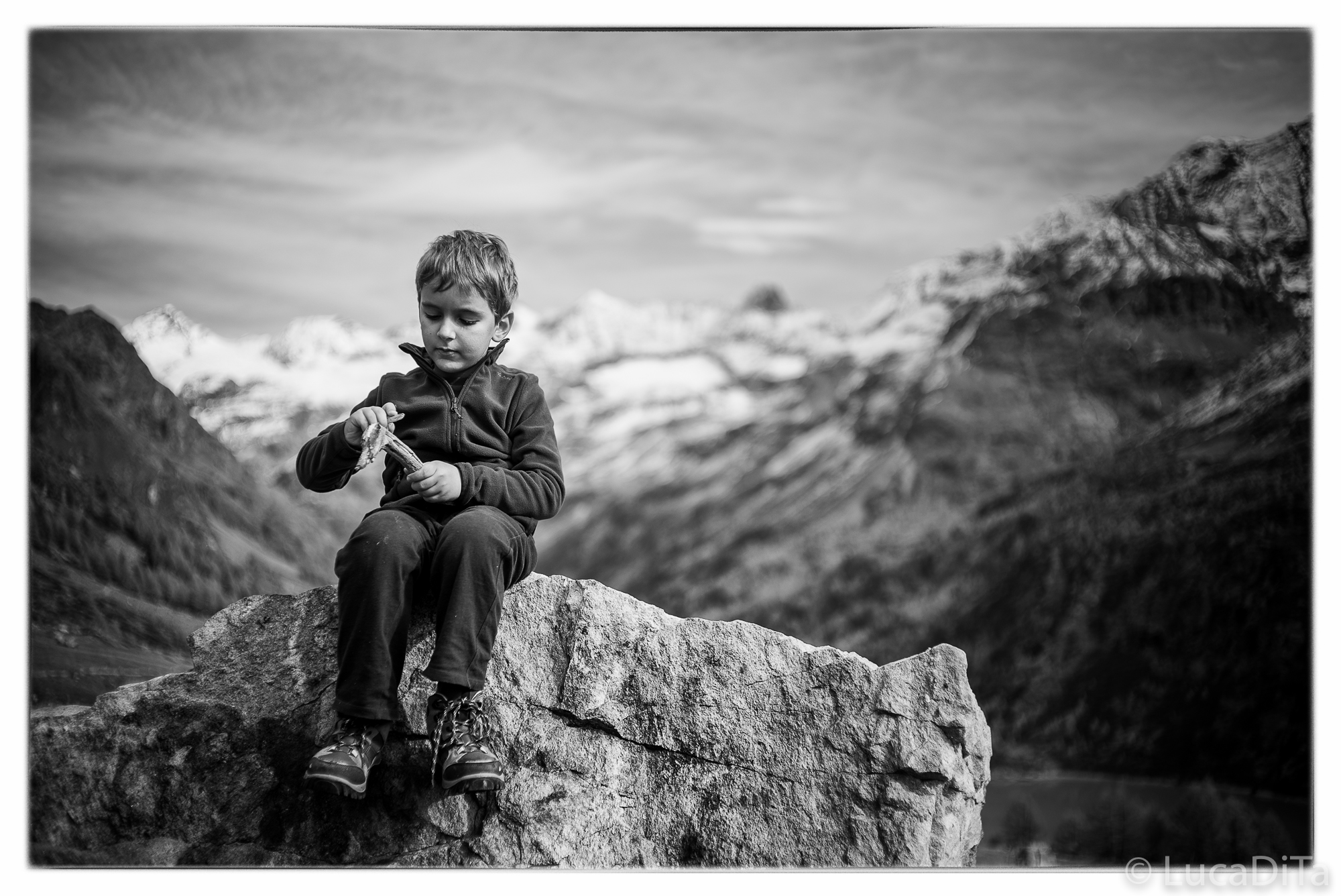 A7S + Summilux 35 asph @ 1.4 Lake valpelline (ao)