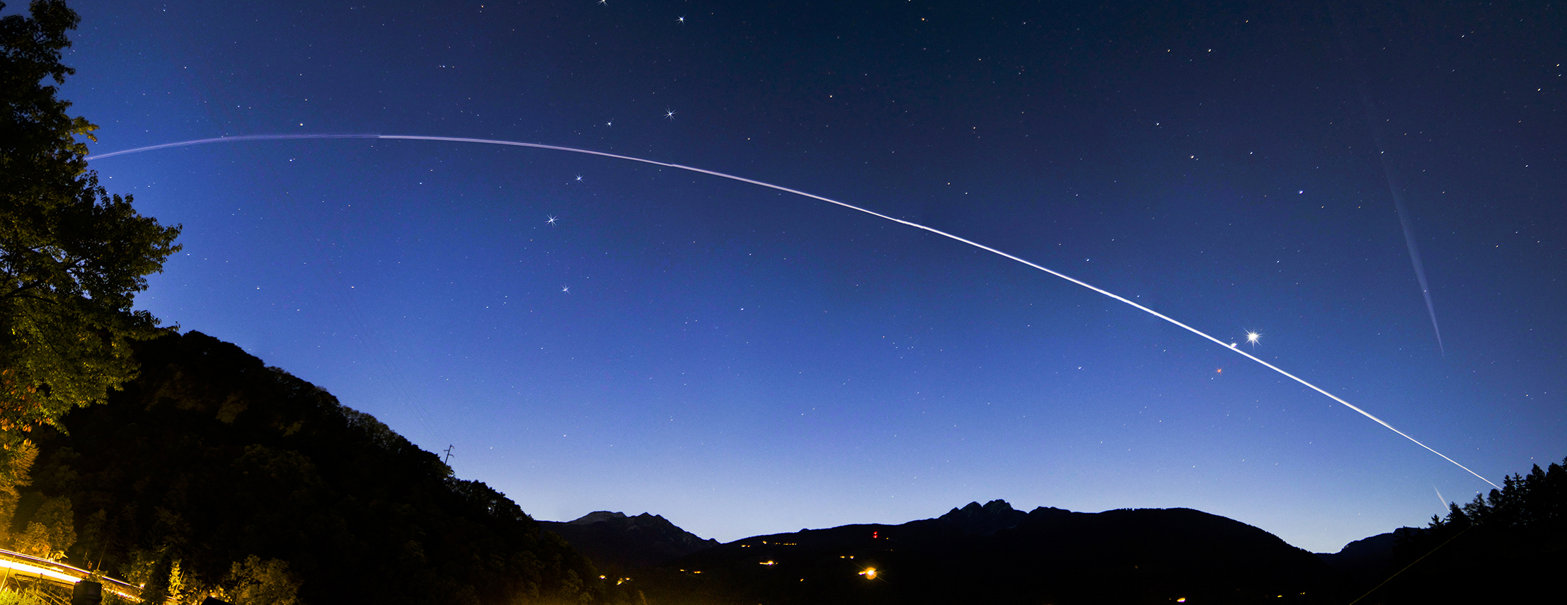 Arrivals and departures Air traffic morning.