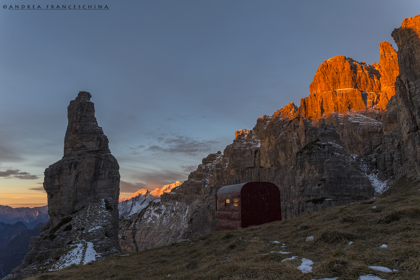 alba al Campanile di Val Montanaia