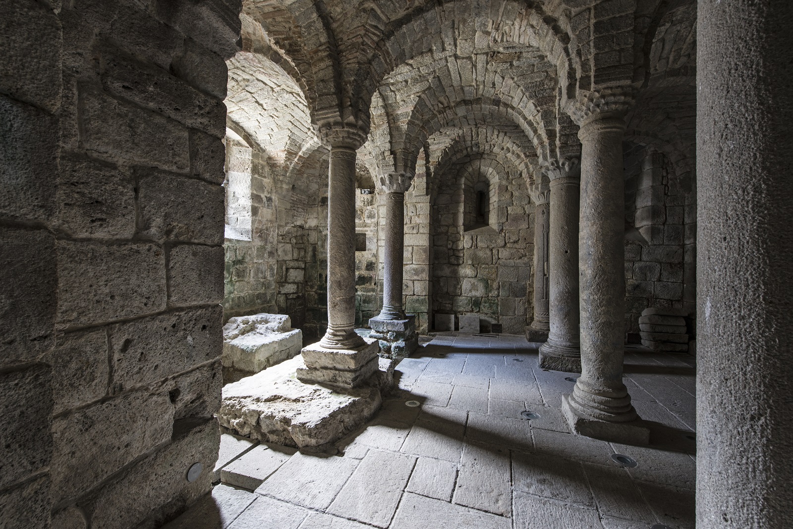 cripta abbazia di abbadia san salvatore