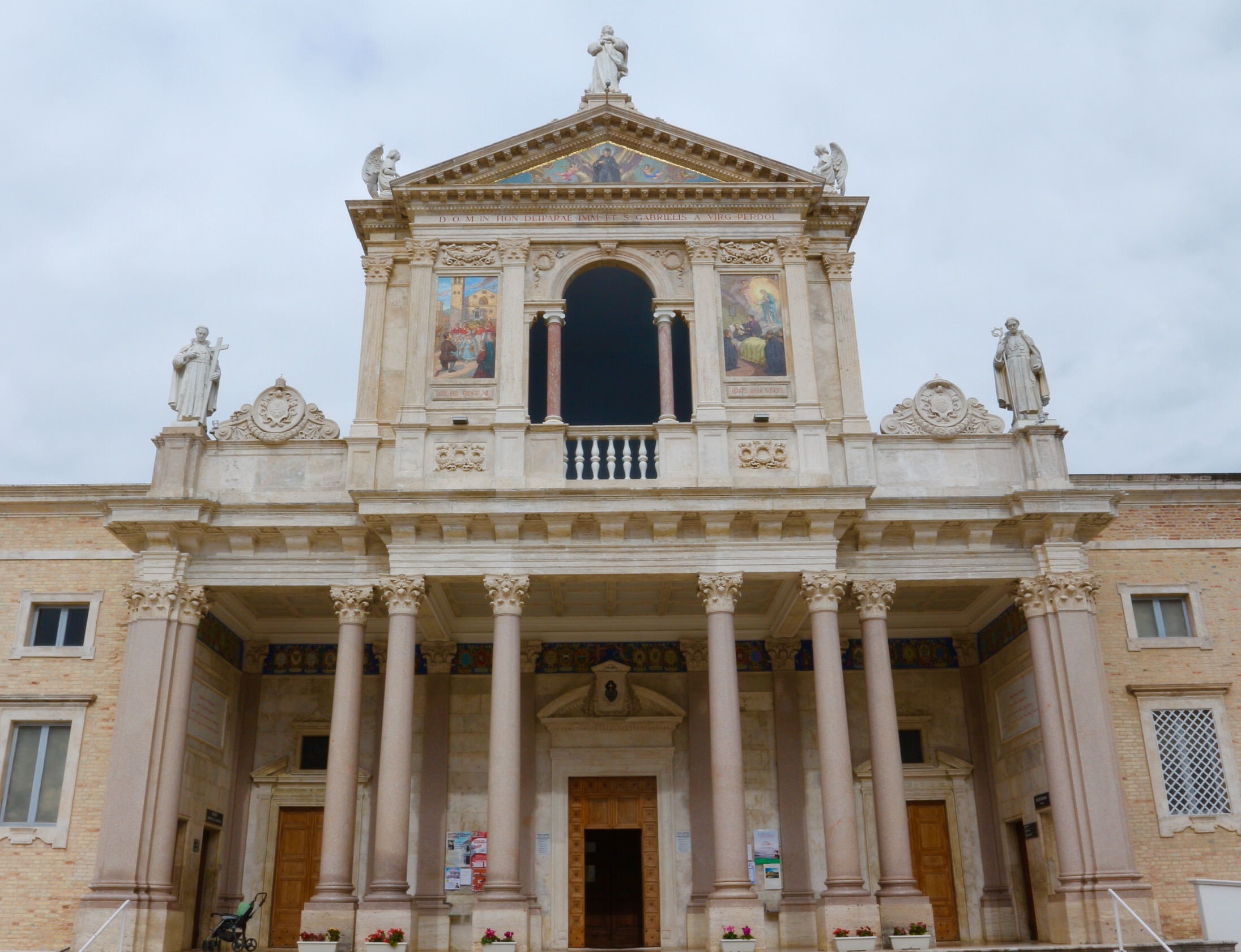 S.Gabriele (facciata).