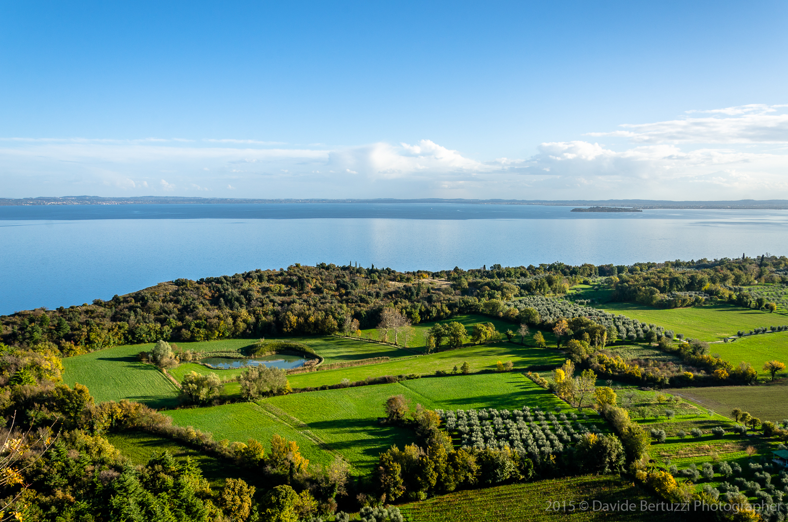 Vista del Lago di Garda dalla Rocca di Manerba