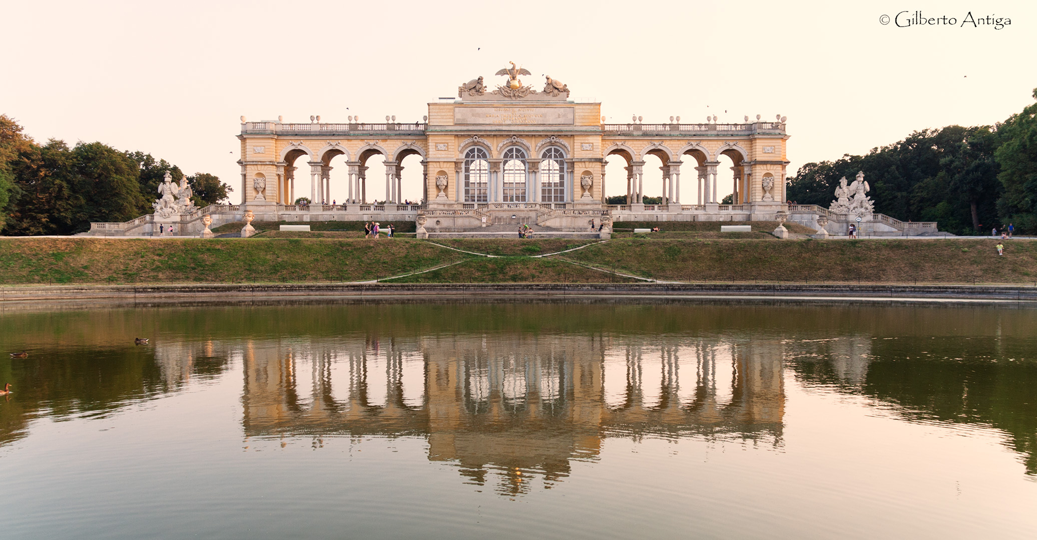 In cima alla collina del parco di Schonbrunn