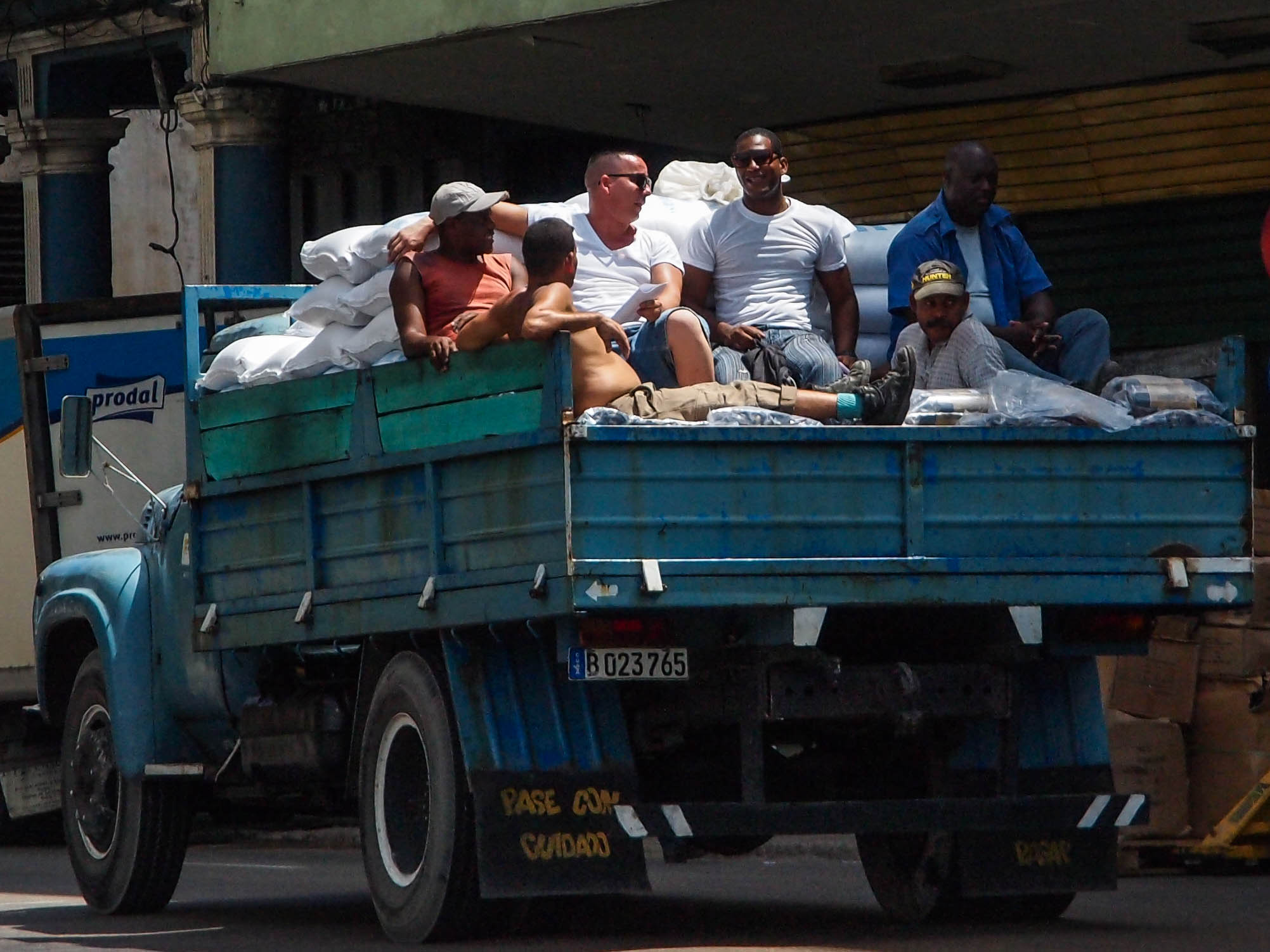 Let us go, we go, we go to lavorar!