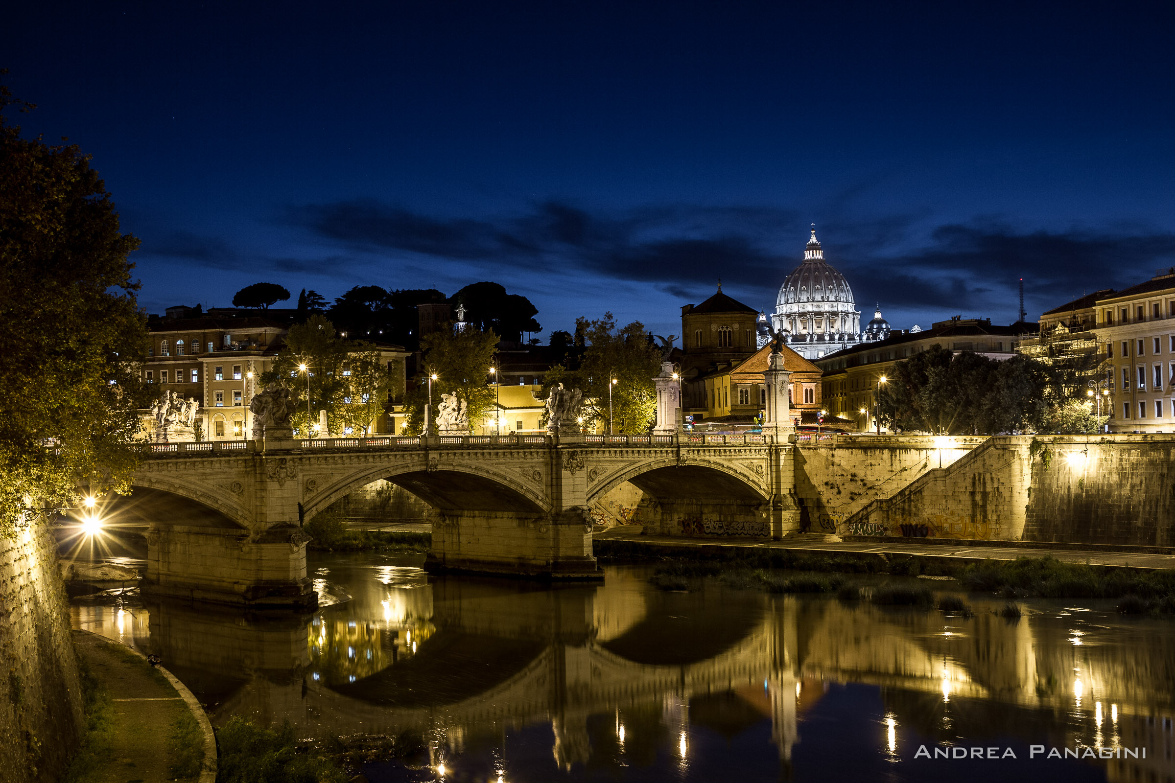 Ora blu sul Tevere
