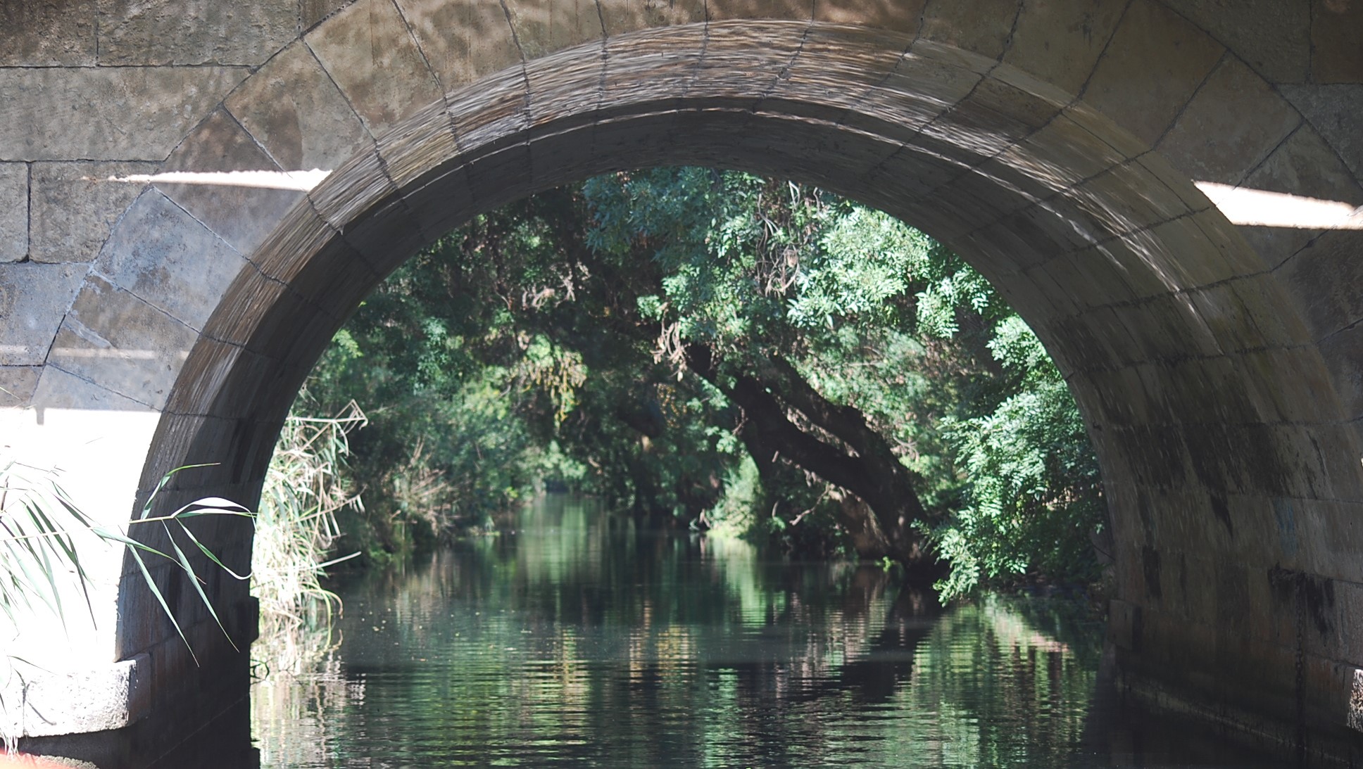 Oltre il ponte sempre diritto