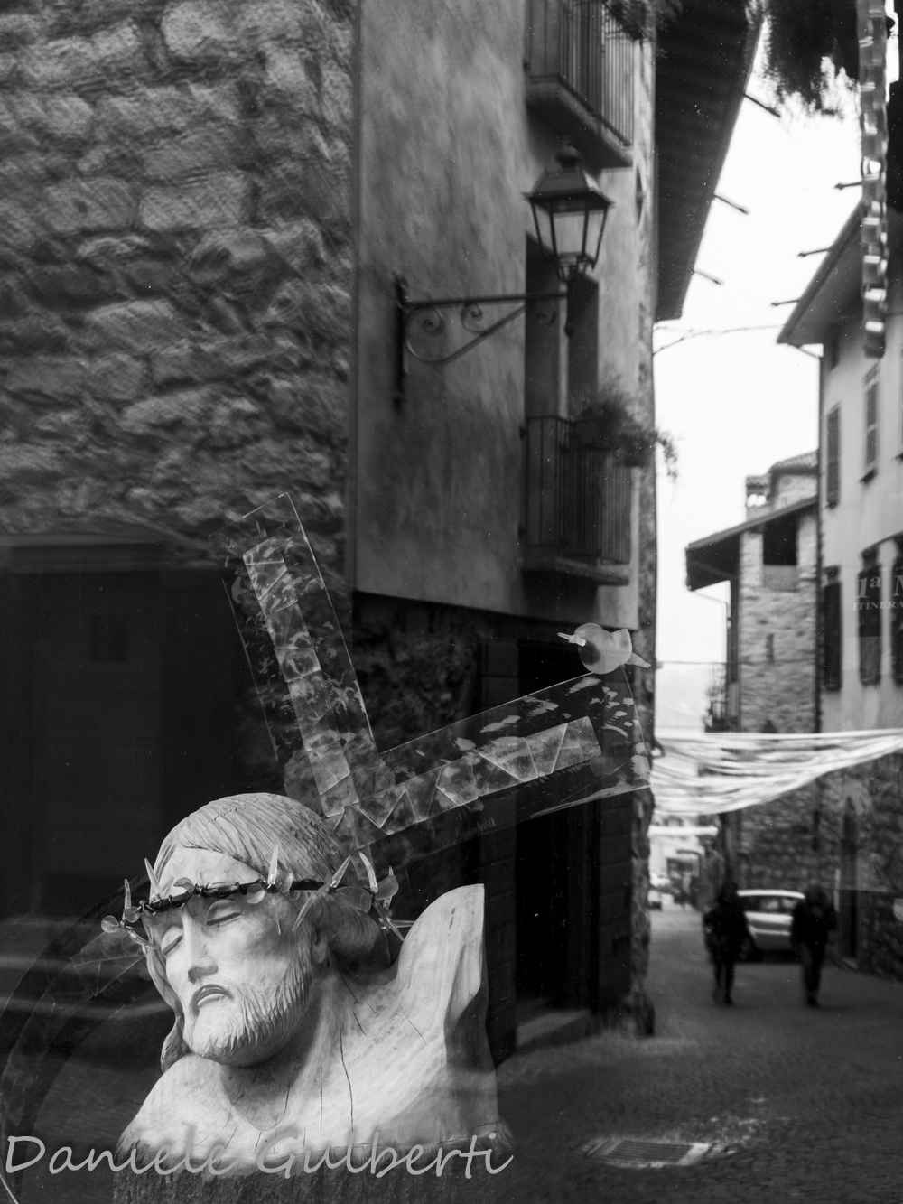 Non andare via Signore