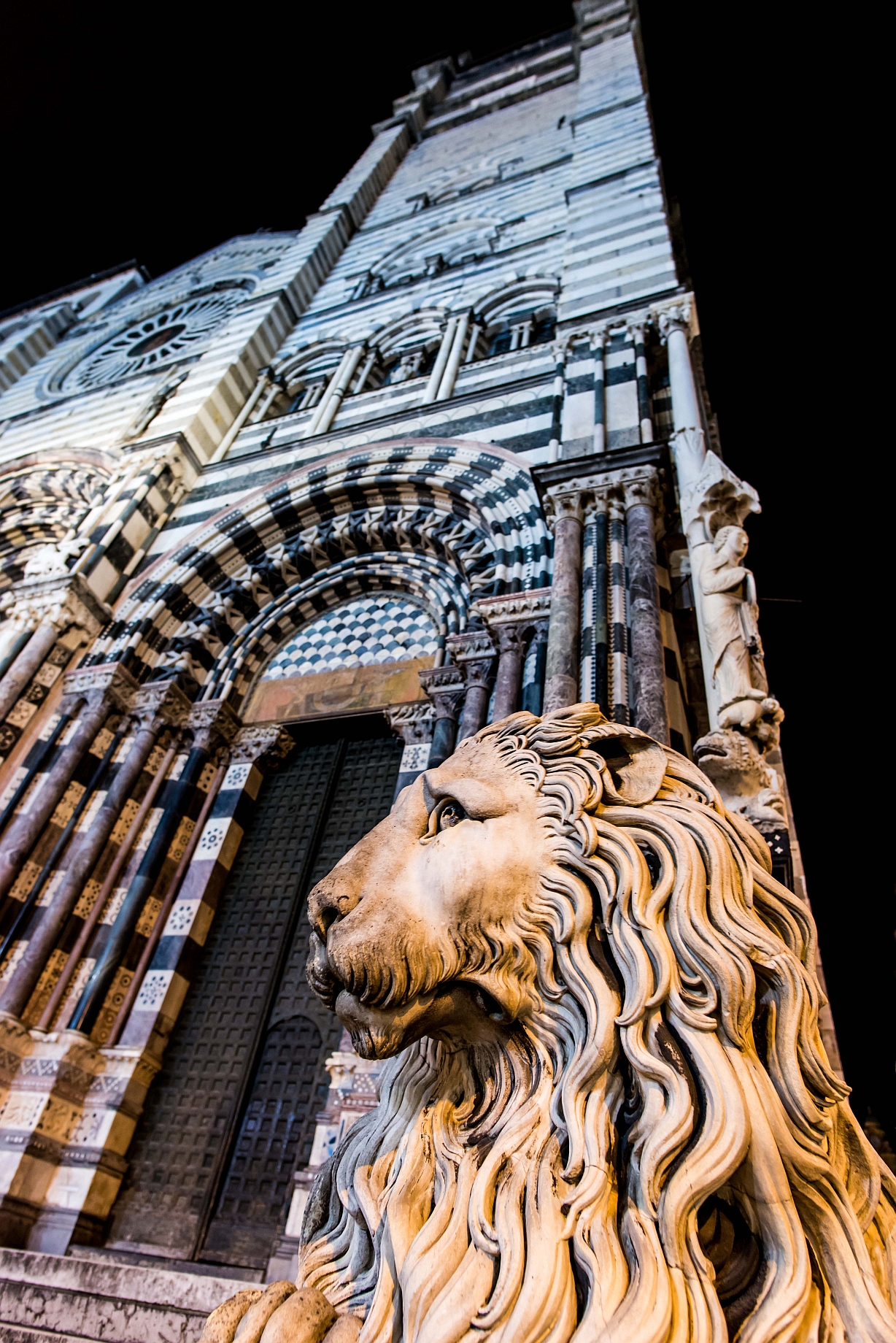 The (poor) lion of St. Lawrence