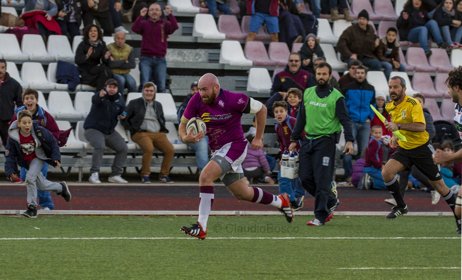 Let's go together into the goal!