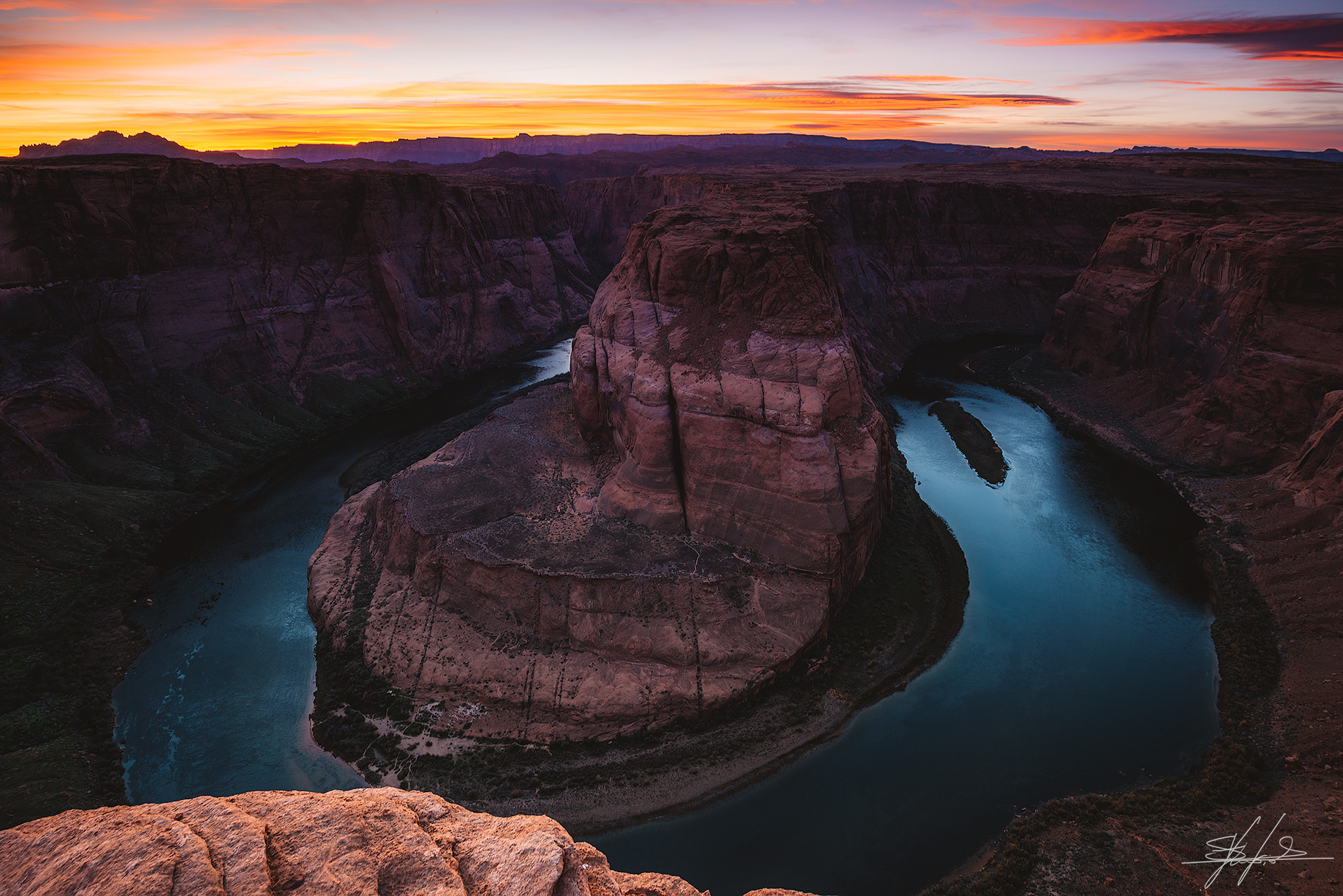 The burning sunset (Horseshoe Bend)