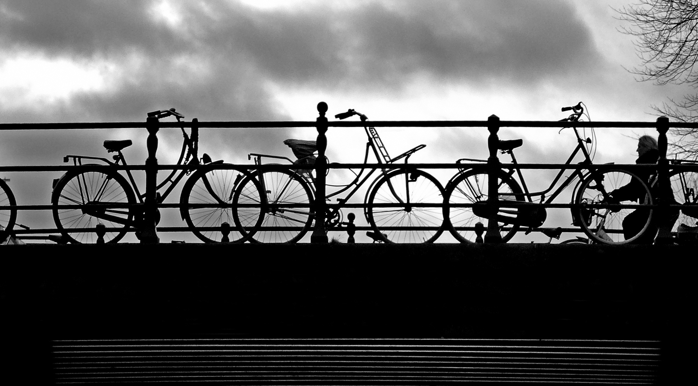 passando sotto il ponte