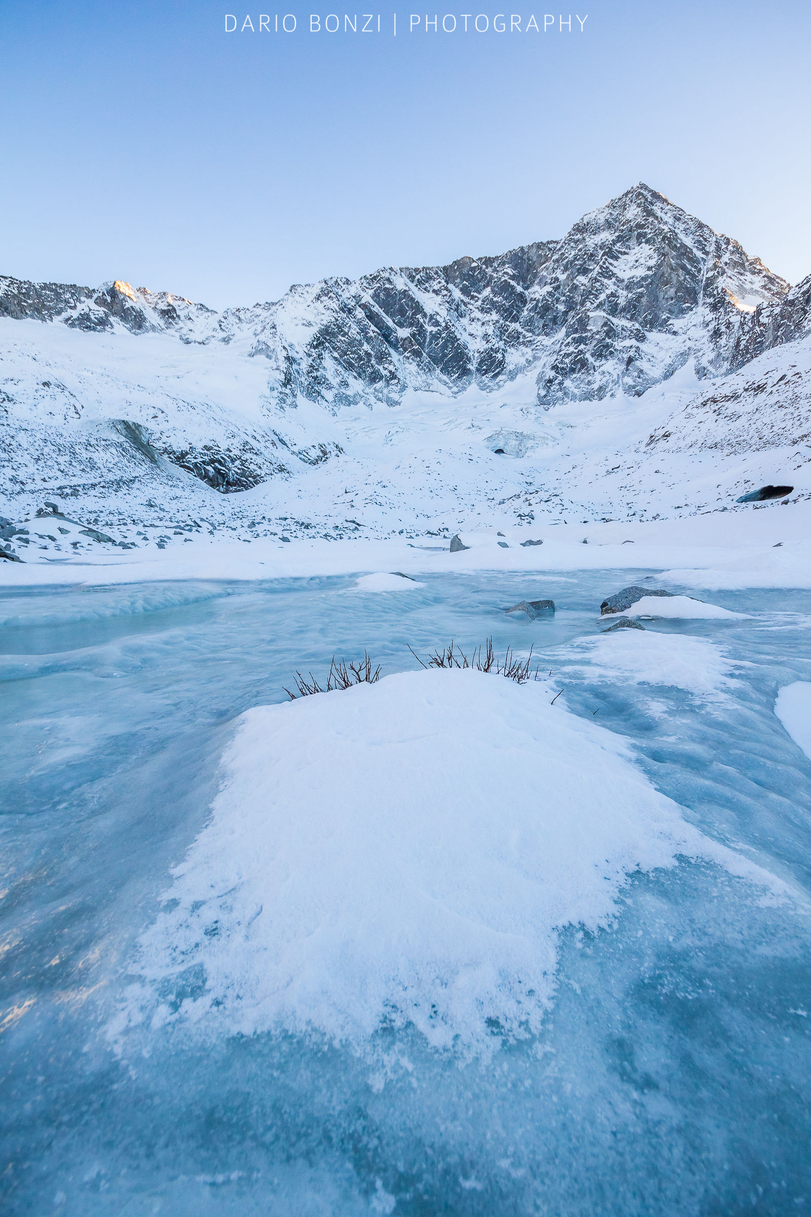Ai piedi della Maestosa Parete Nord dell'Adamello