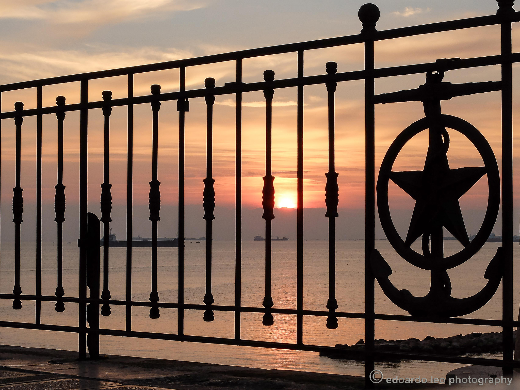 Tramonto sul lungomare