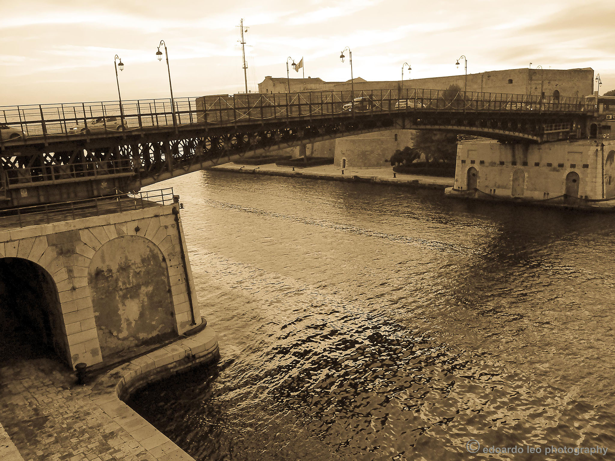 Ponte girevole Taranto