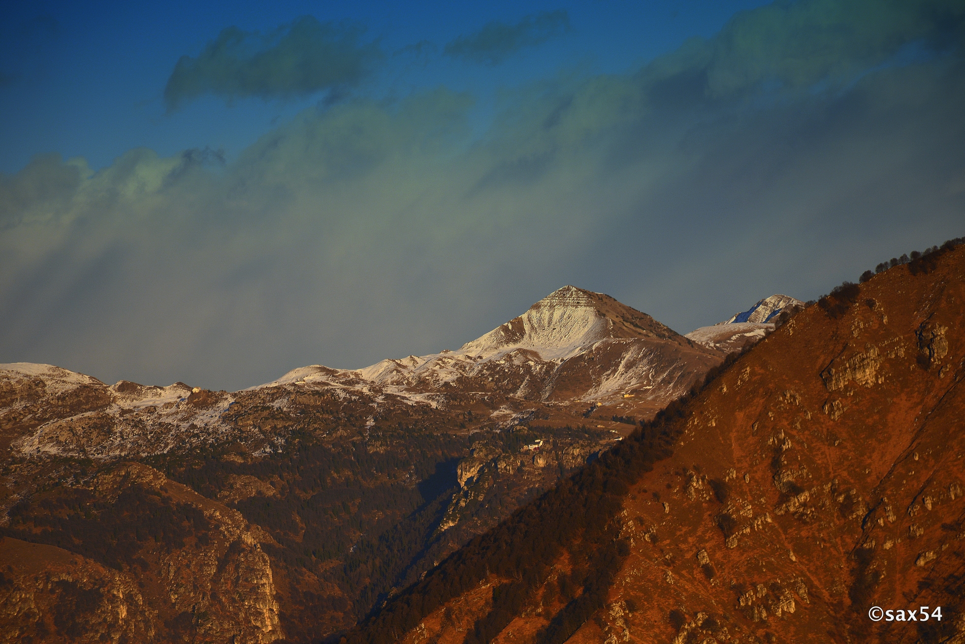 Sunset on the triangle Sodadura foothills Lecchesi