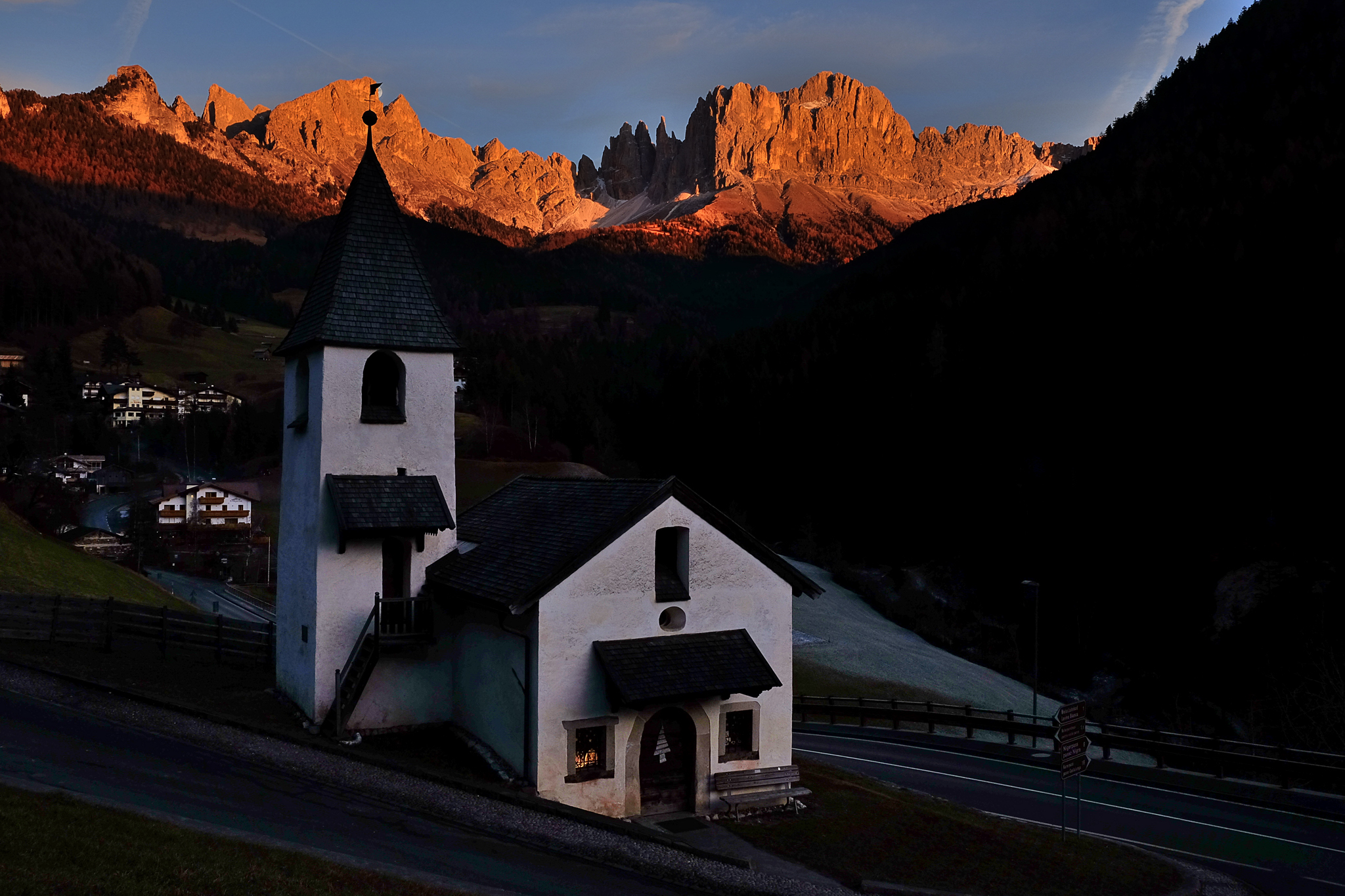 Church of San Cipriano di Tires and Rosengarten