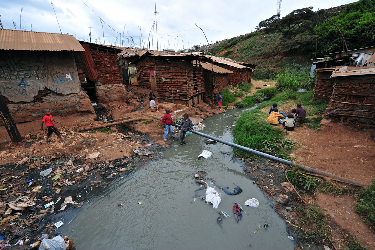 Kibera - play in the street