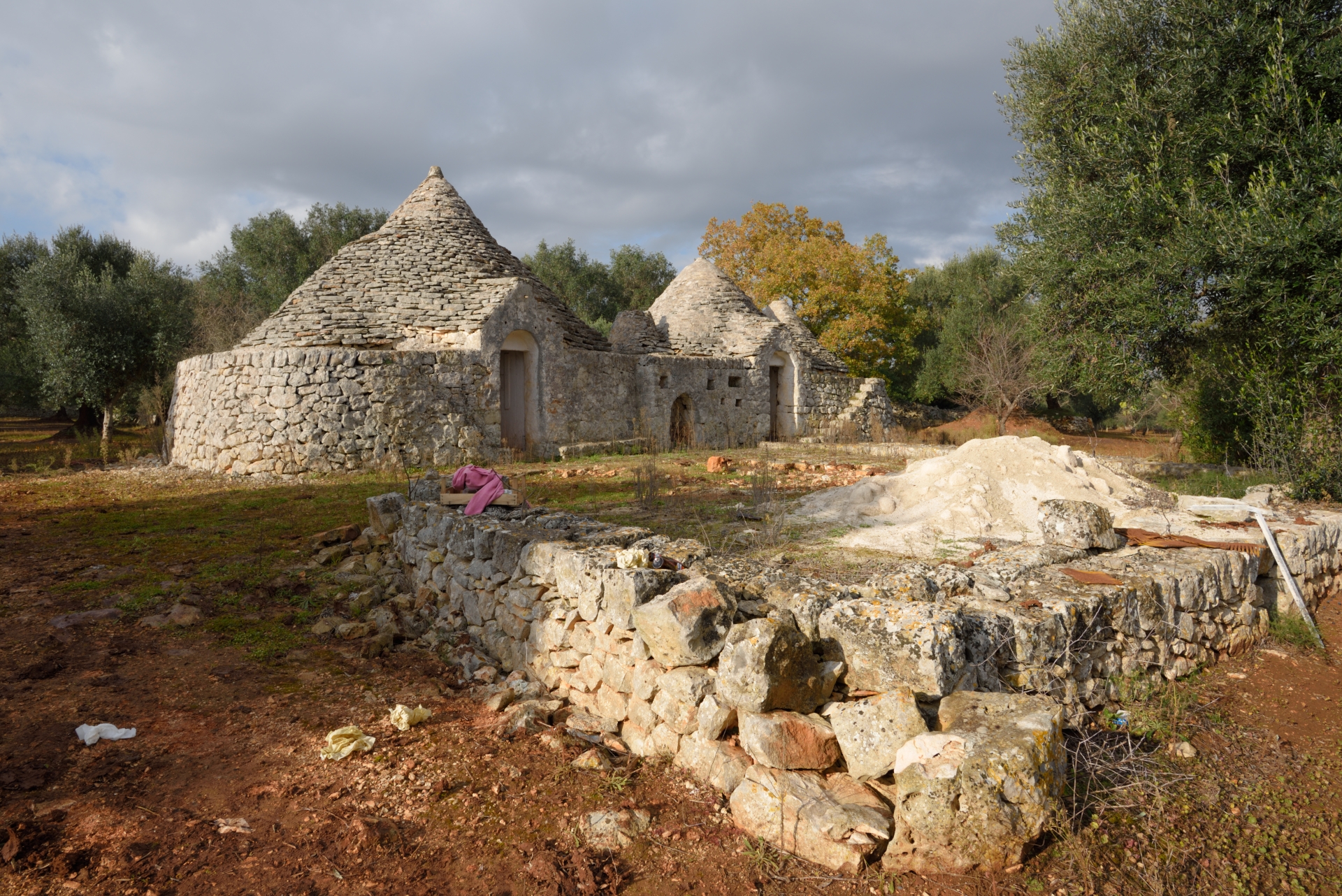 trulli nelle campagne di Ceglie M.