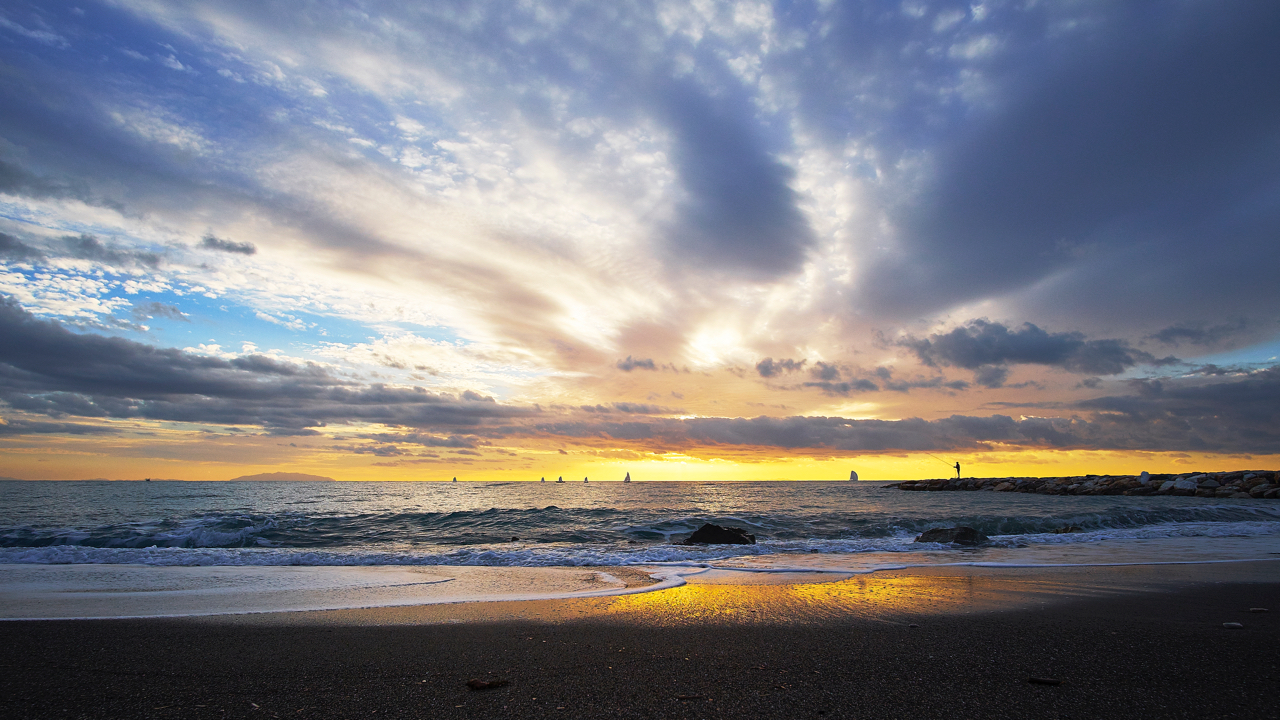 Al tramonto a pescar le vele