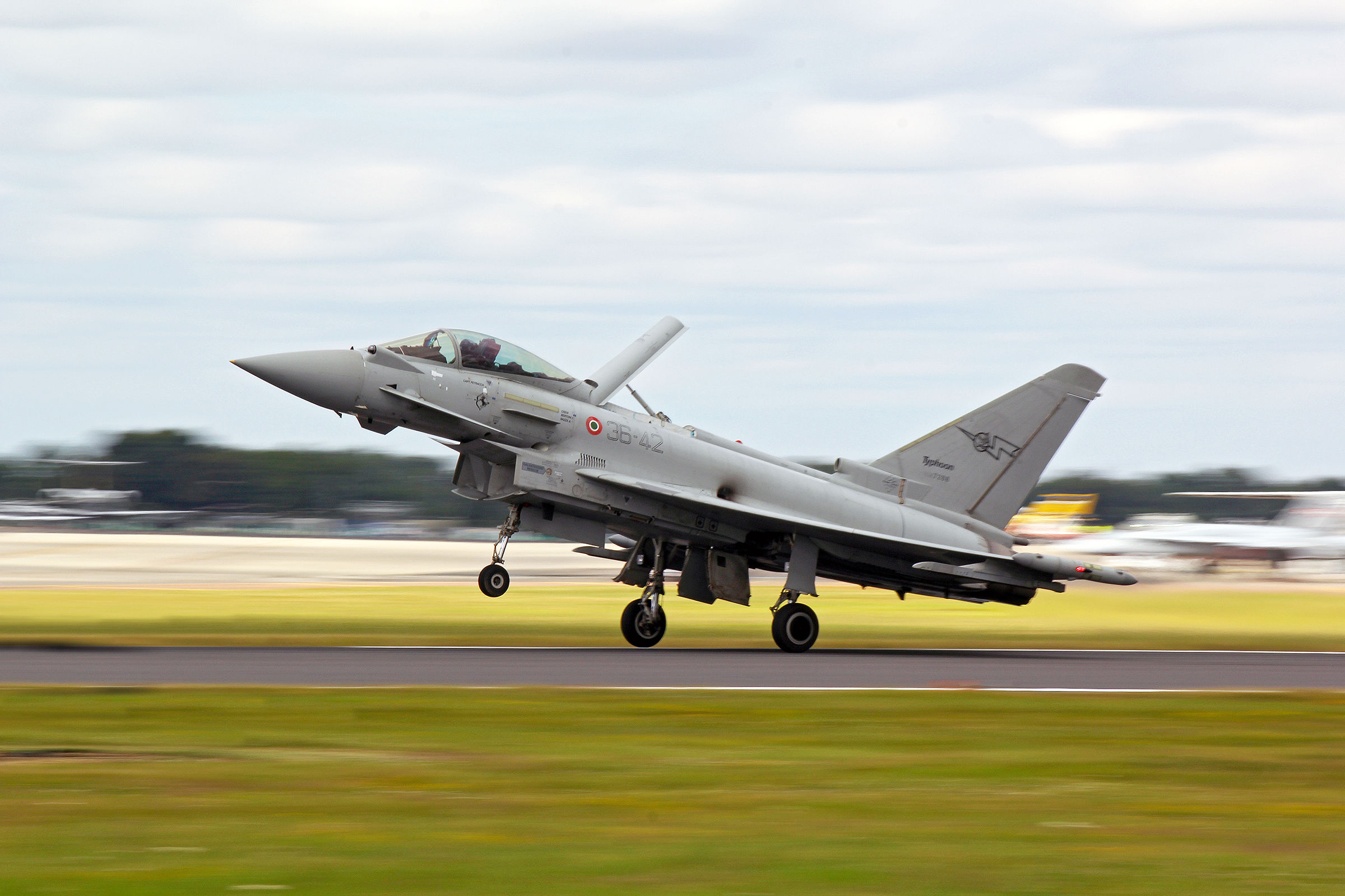 Eurofighter landingair tattoo