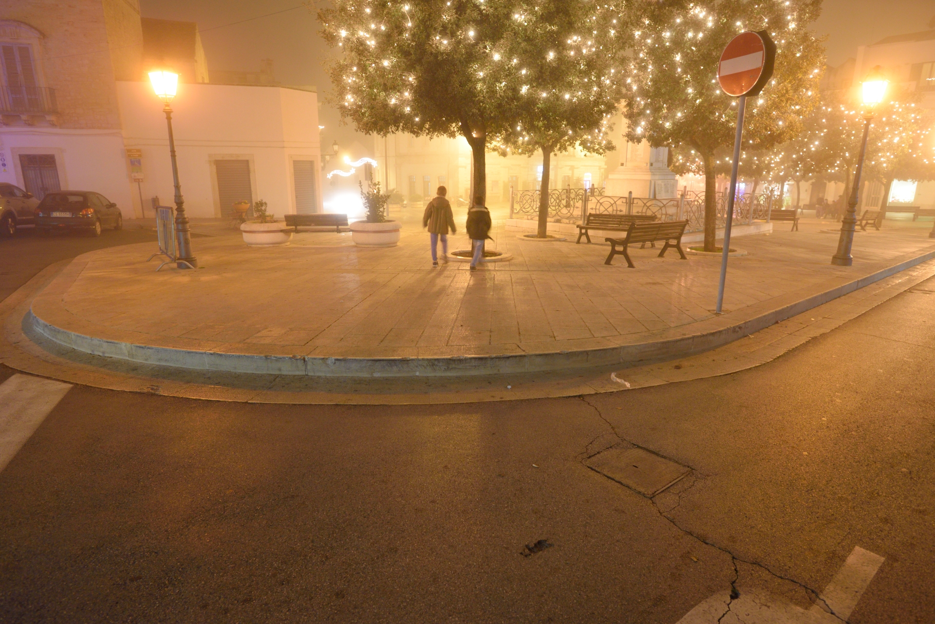 walk together in the fog of life, such as children