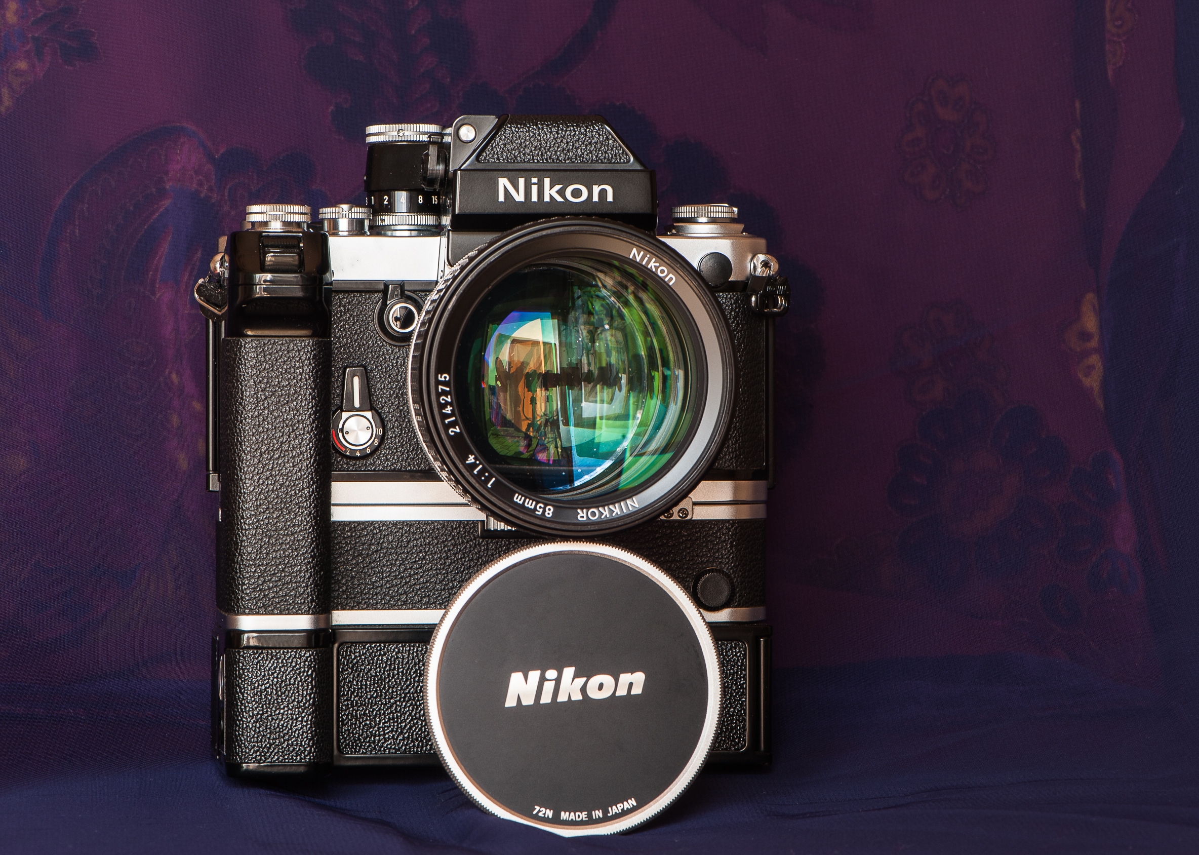 La Nikon "F2A" con MD1 e Nikkor 85mm/1.4 AIS