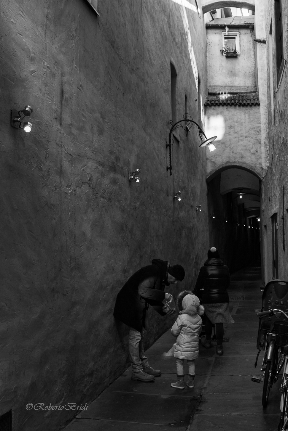 tra i vicoli dei mercatini a Bolzano