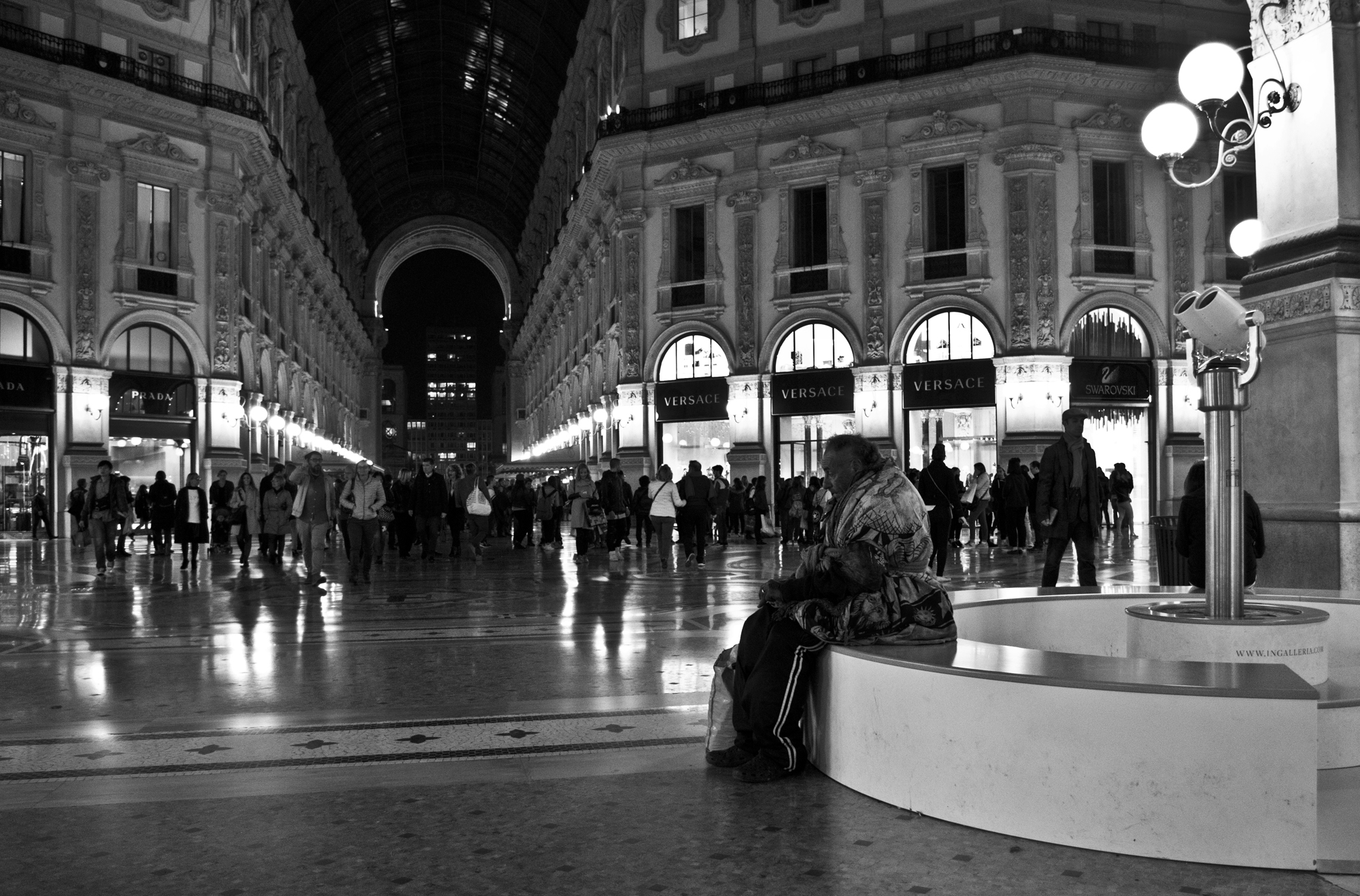 Solitudine in galleria