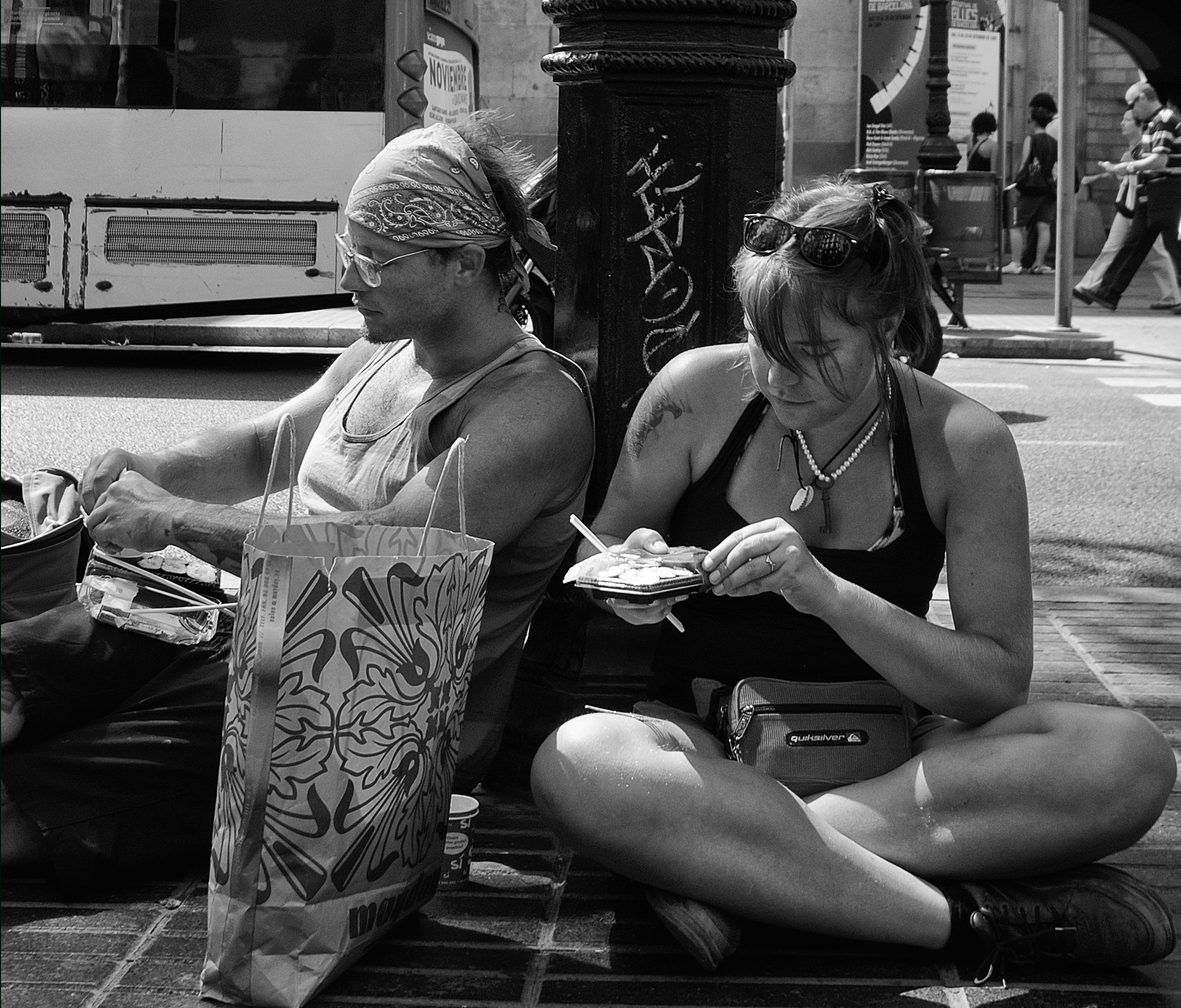 Picnic on th side walk