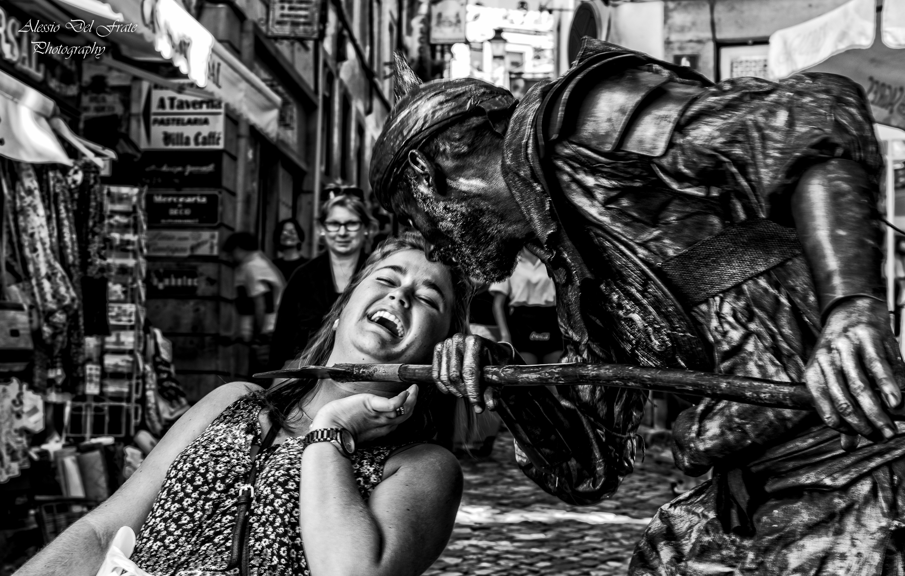 Anche i mimi si muovono.