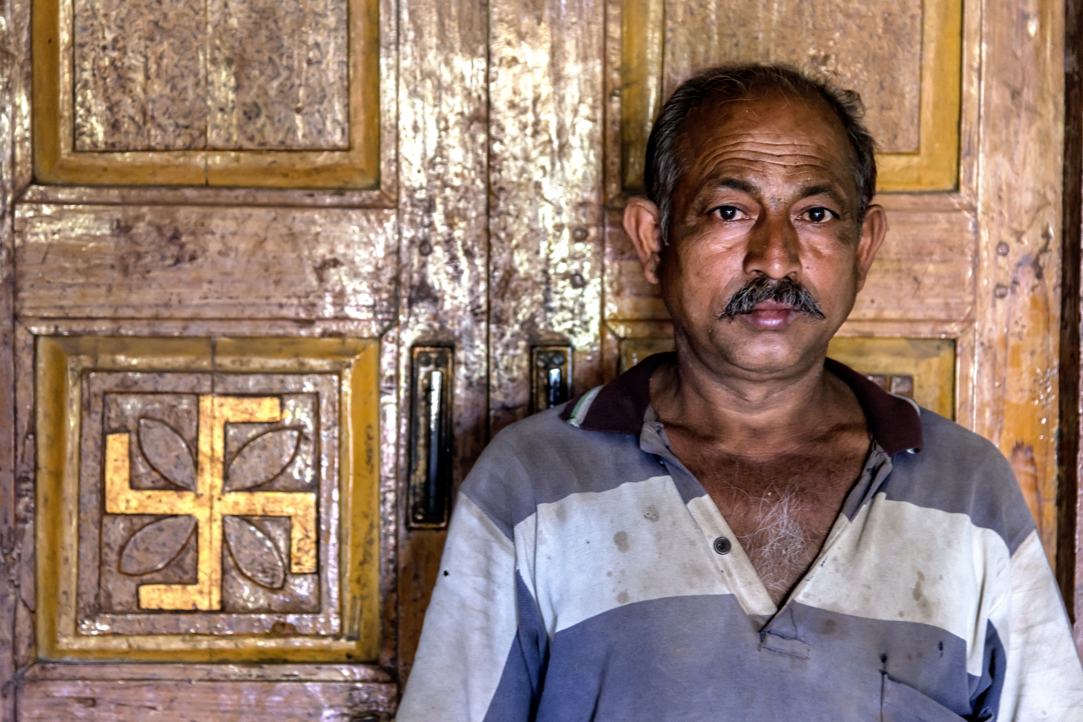 Gujarat 2015 - Farmer on the doorstep