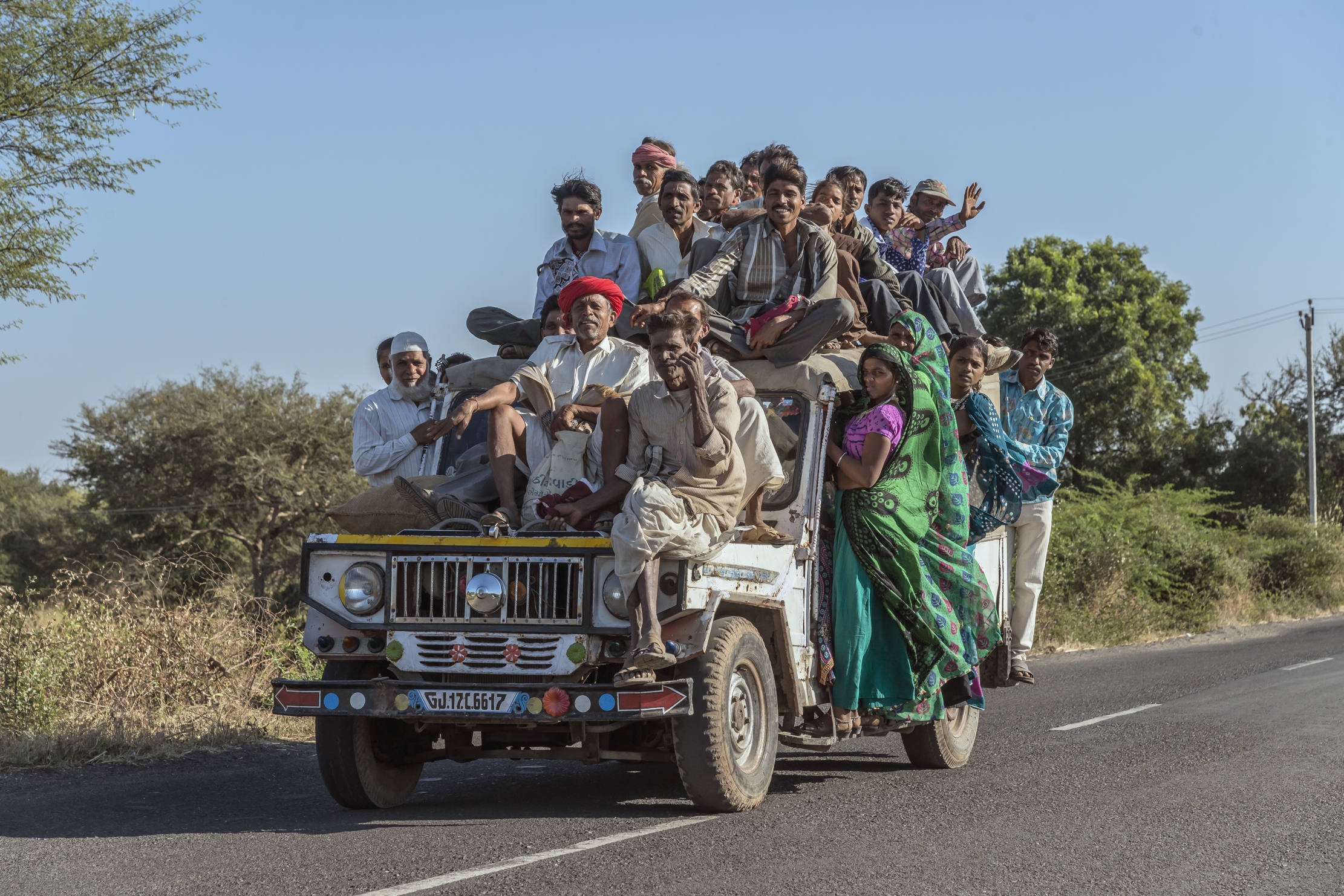 Gujarat 2015 - A car full of humanity