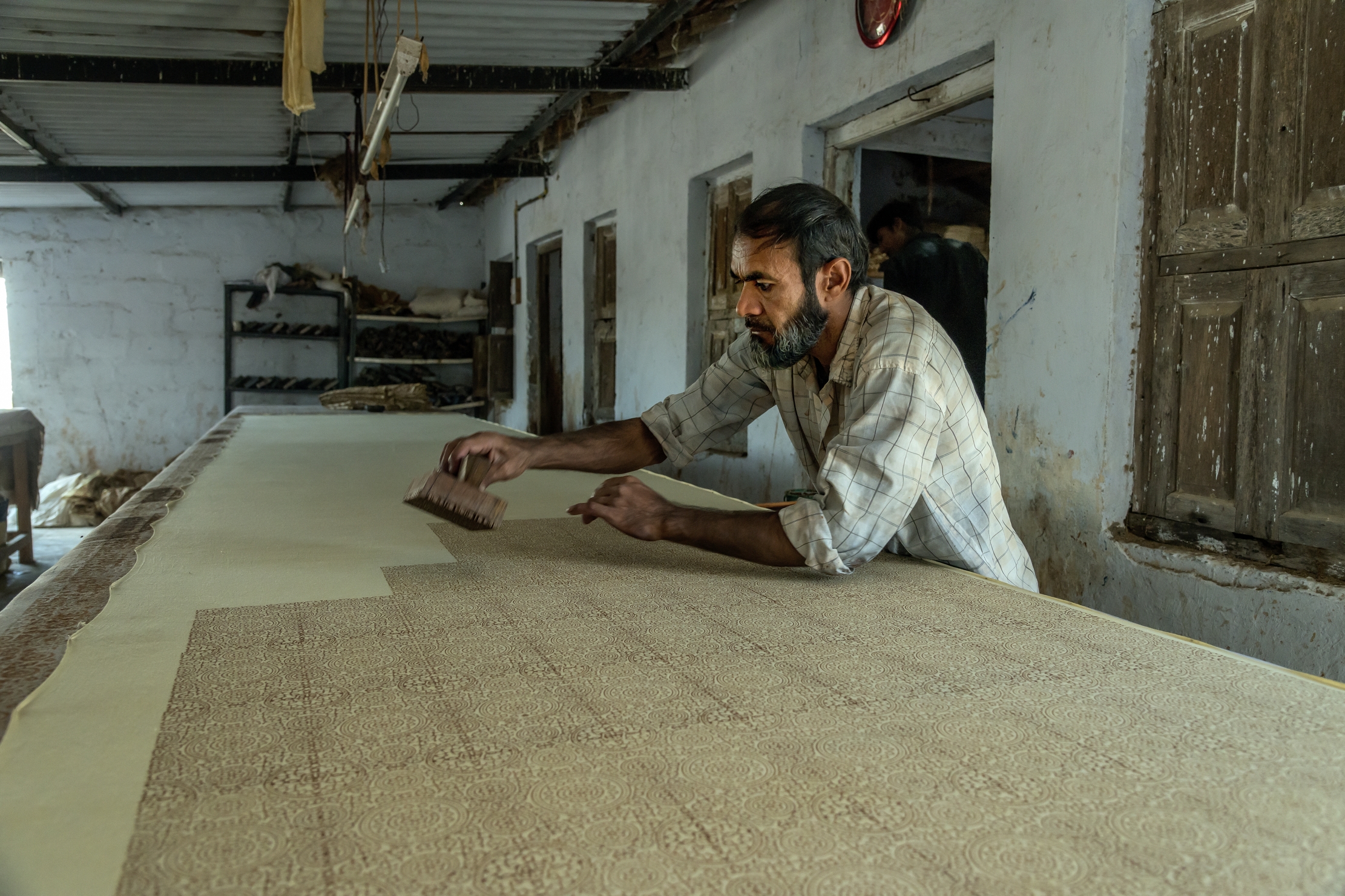 Gujarat 2015 - In una fabbrica di tessuti e colorazione