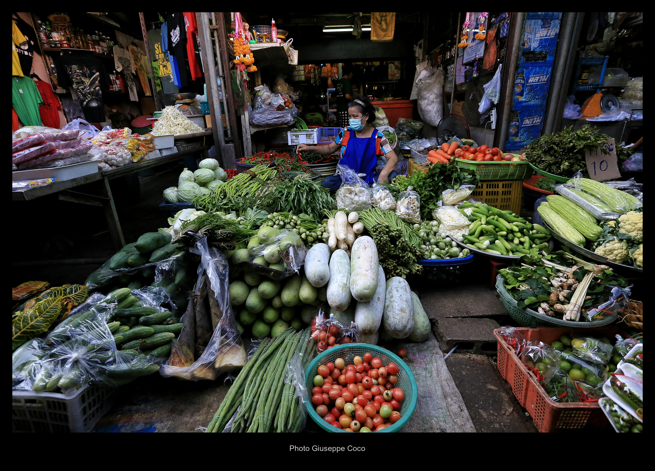 Maeklong Market (on track) - Bangkok