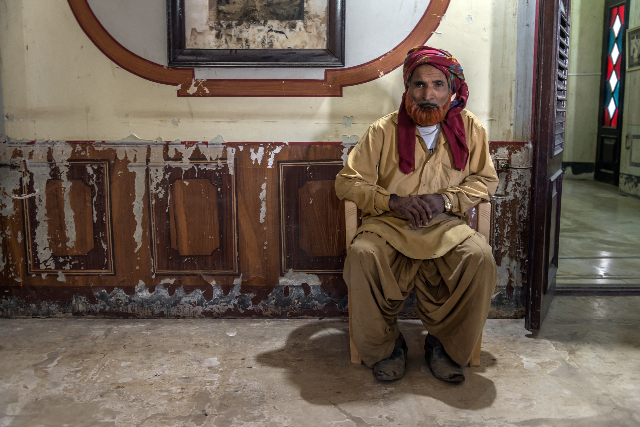 Gujarat 2015 - Custode ad un museo