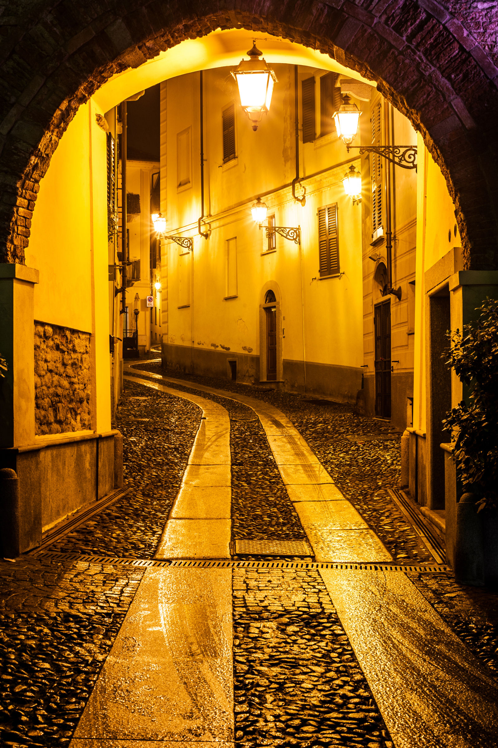 Acqui Terme (al) by night