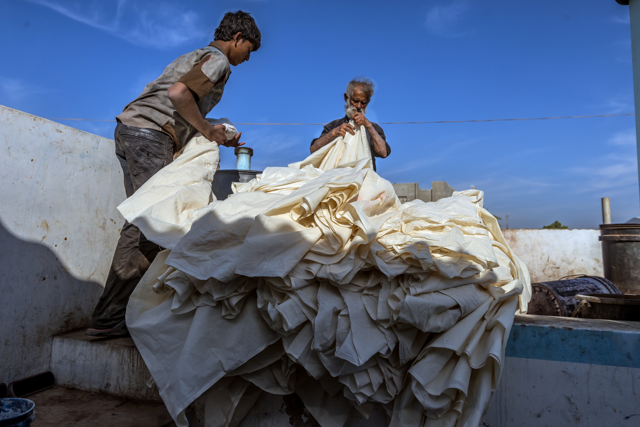 Gujarat 2015 - Nella fabbrica di tessuti e tintoria